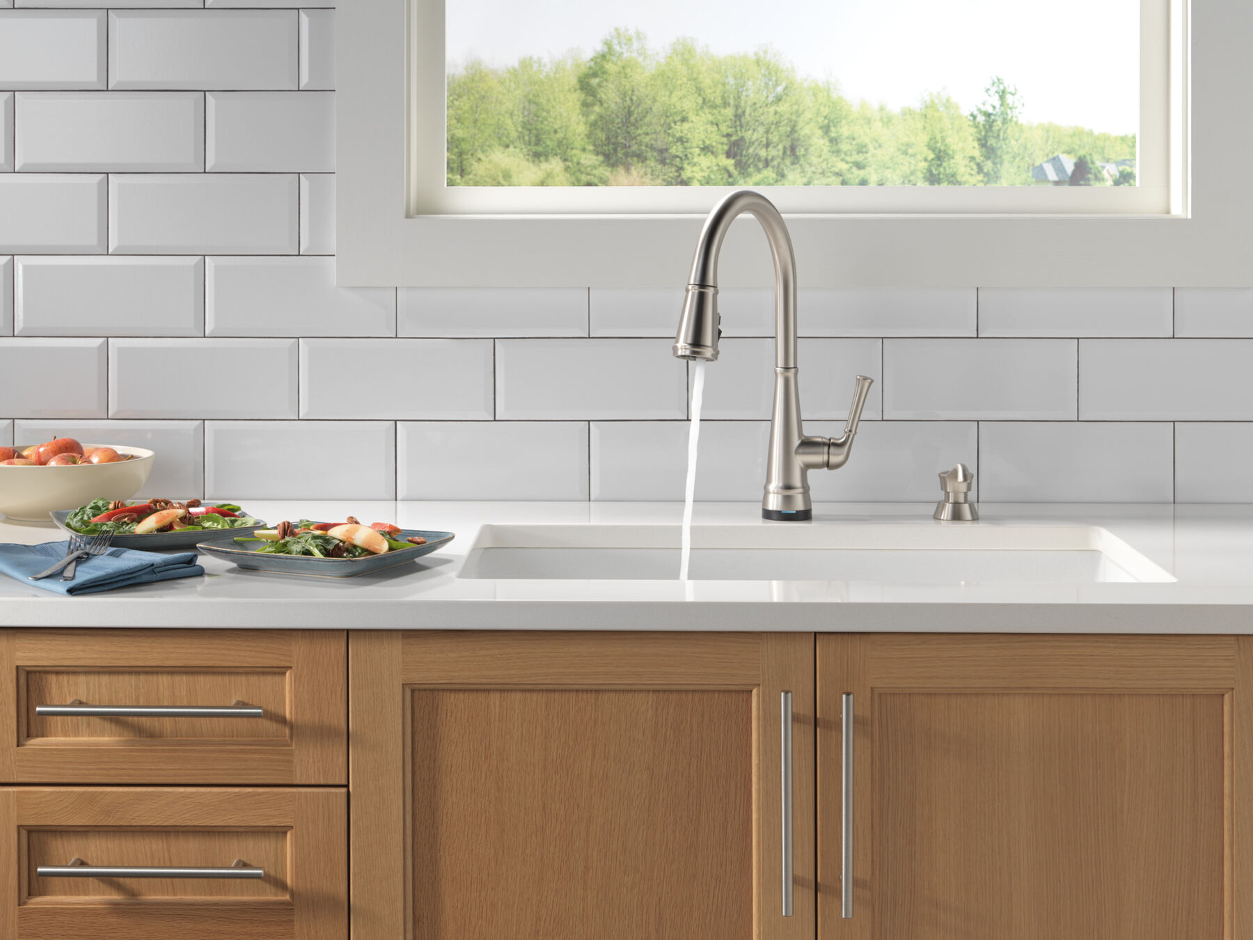 Single Handle Pull-Down Kitchen Faucet with Touch<sub>2</sub>O&reg; Technology and ShieldSpray&reg; Technologies