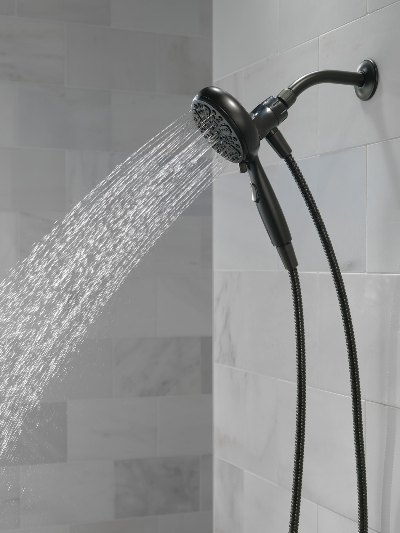 6-Setting SureDock&reg; Magnetic Hand Shower