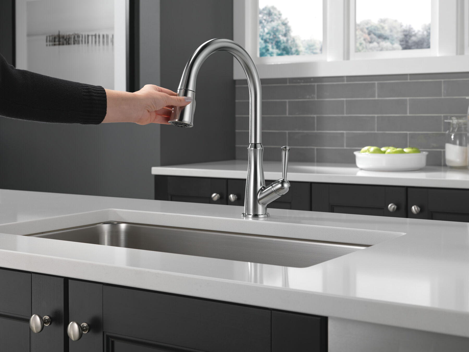 Single Handle Pull-Down Kitchen Faucet