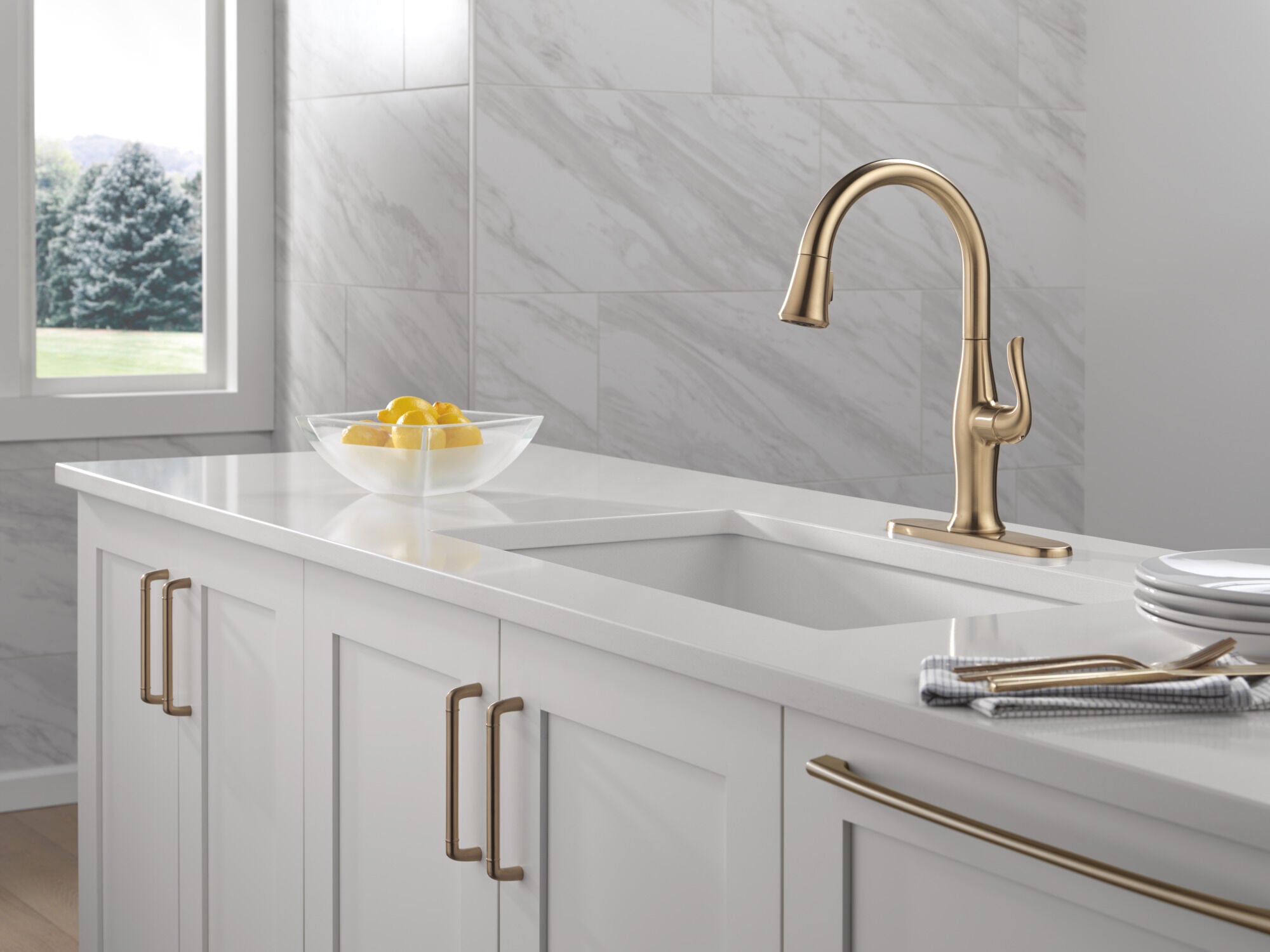 Single Handle Pull-Down Kitchen Faucet in Champagne Bronze 19729LF