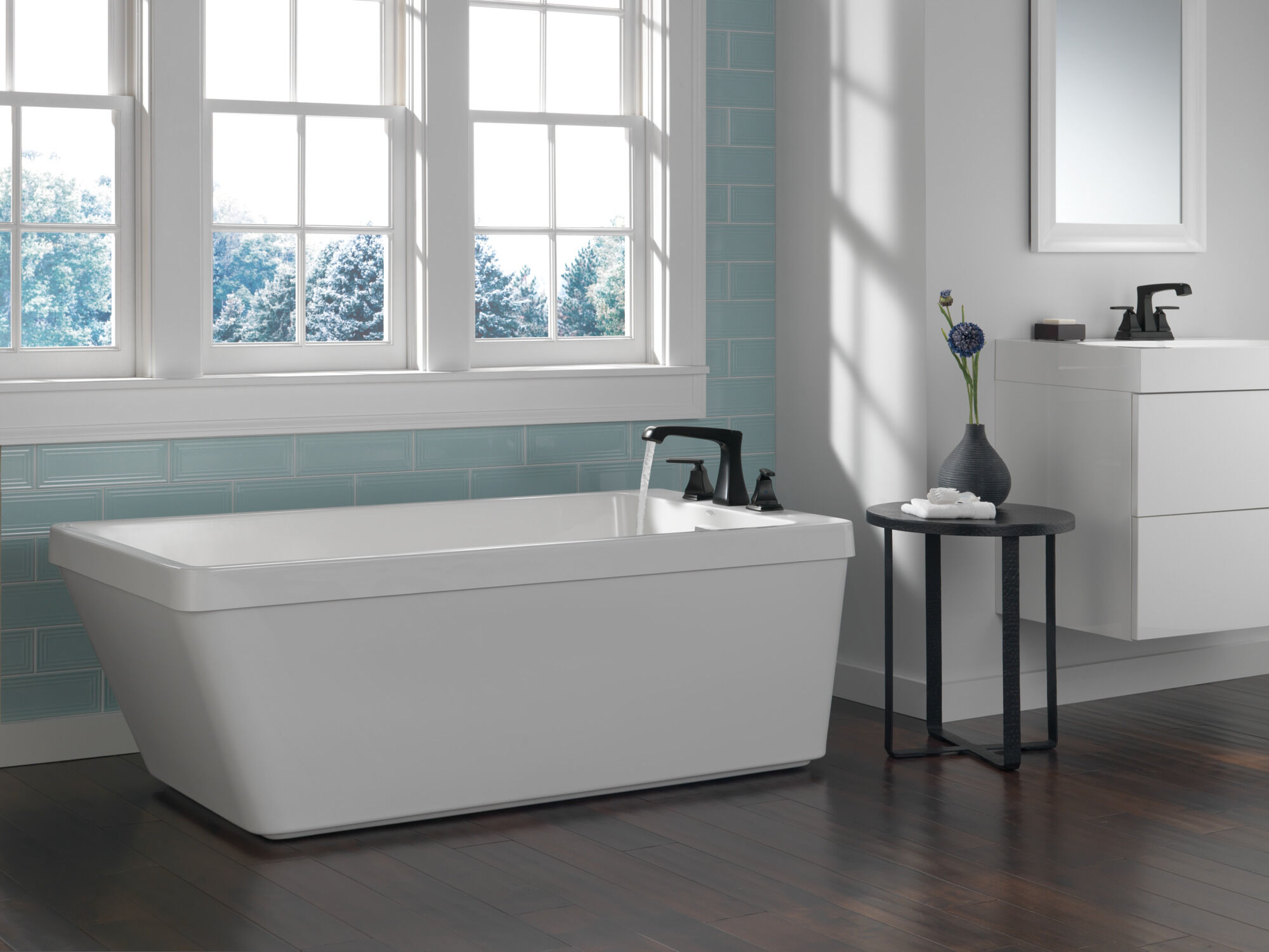Roman Tub Trim in Matte Black T2764-BL | Delta Faucet