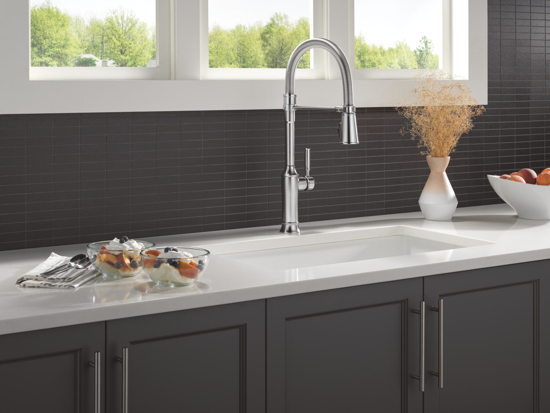 Single-Handle Pull-Down Spring Kitchen Faucet