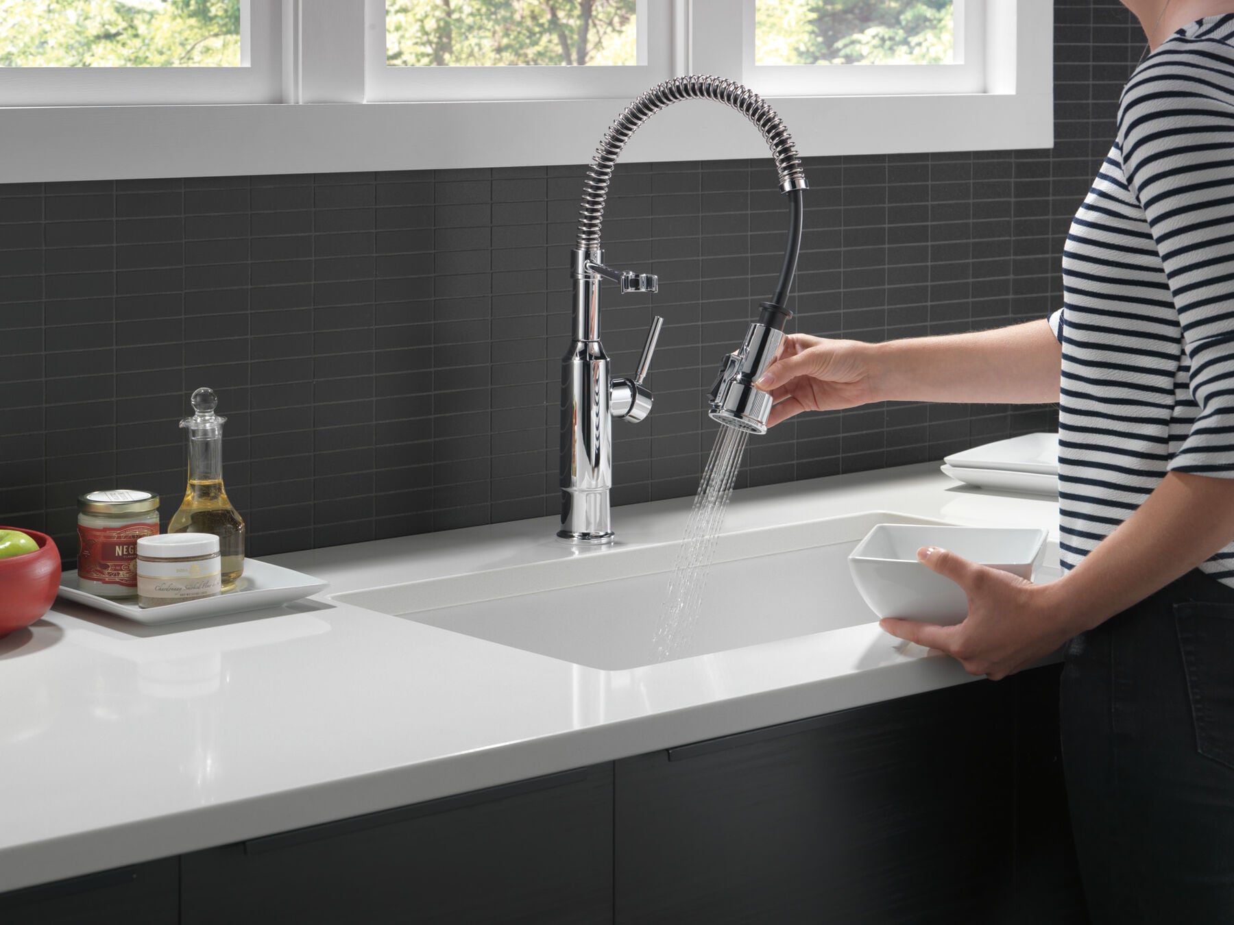 Single-Handle Pull-Down Spring Kitchen Faucet