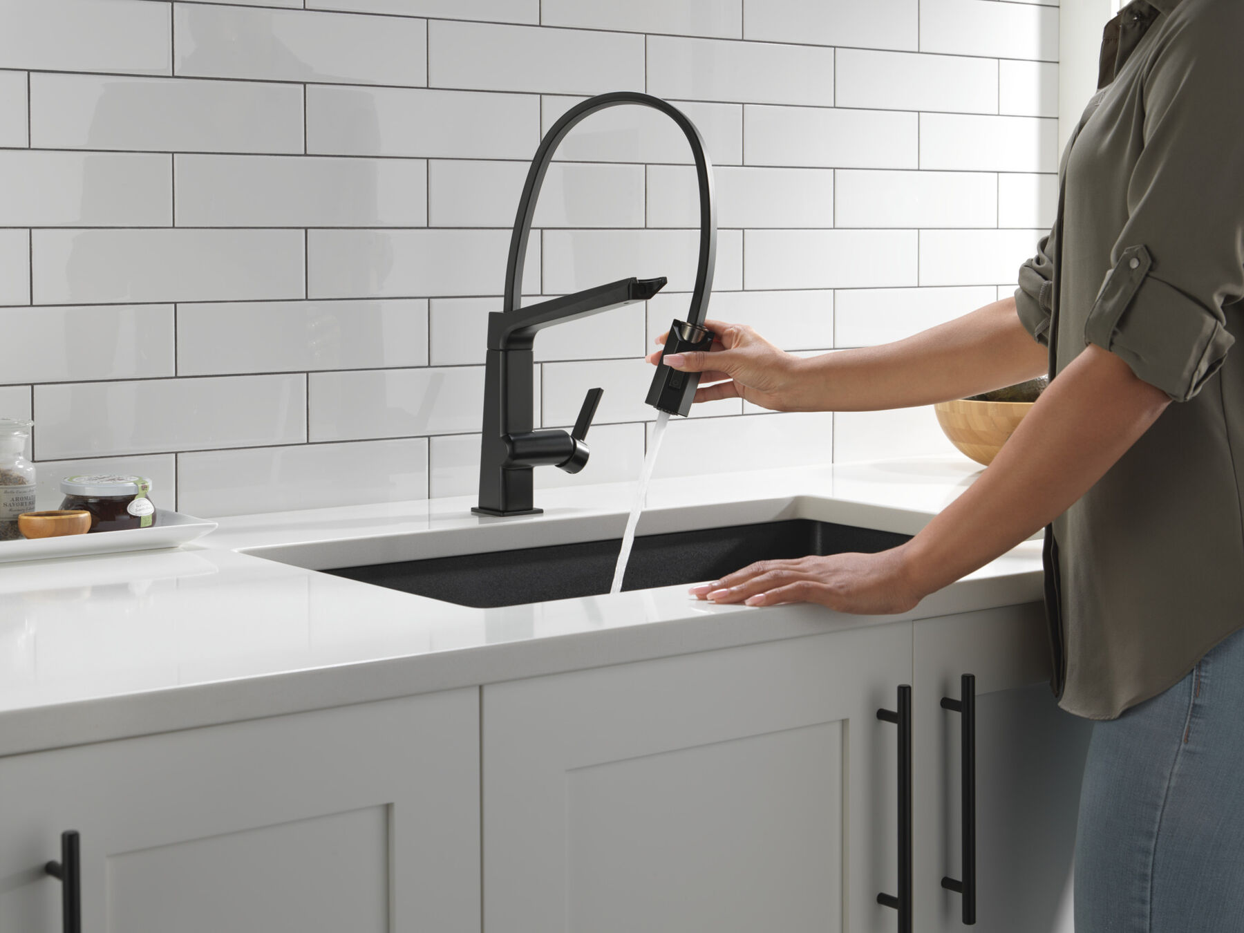 Pull-Down Kitchen Faucet w/Exp. Hose (Recertified)
