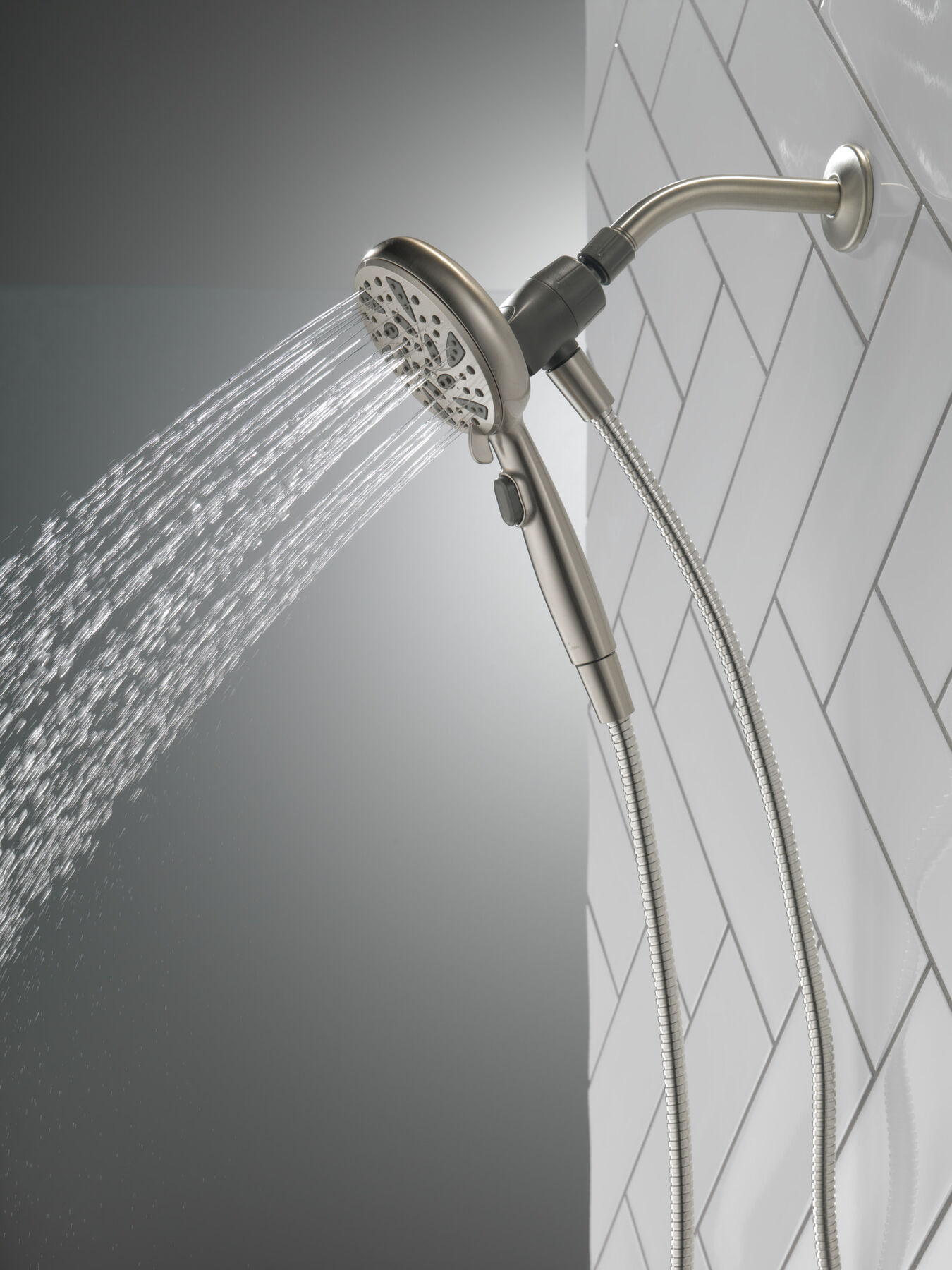 6-Setting SureDock&reg; Magnetic Hand Shower