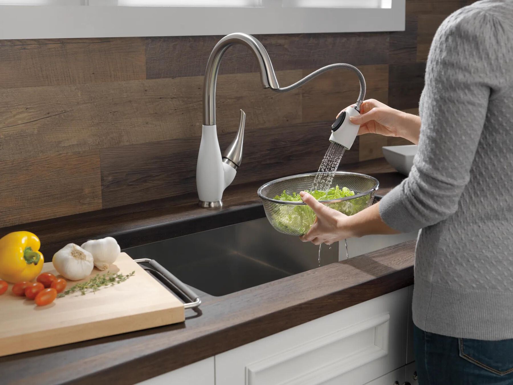 Single Handle Pull-Down Kitchen Faucet