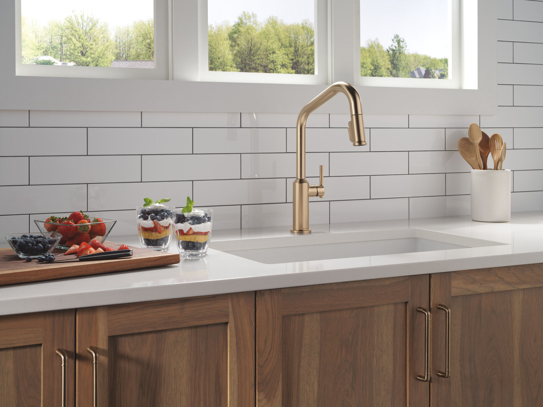 Single Handle Pull-Down Kitchen Faucet
