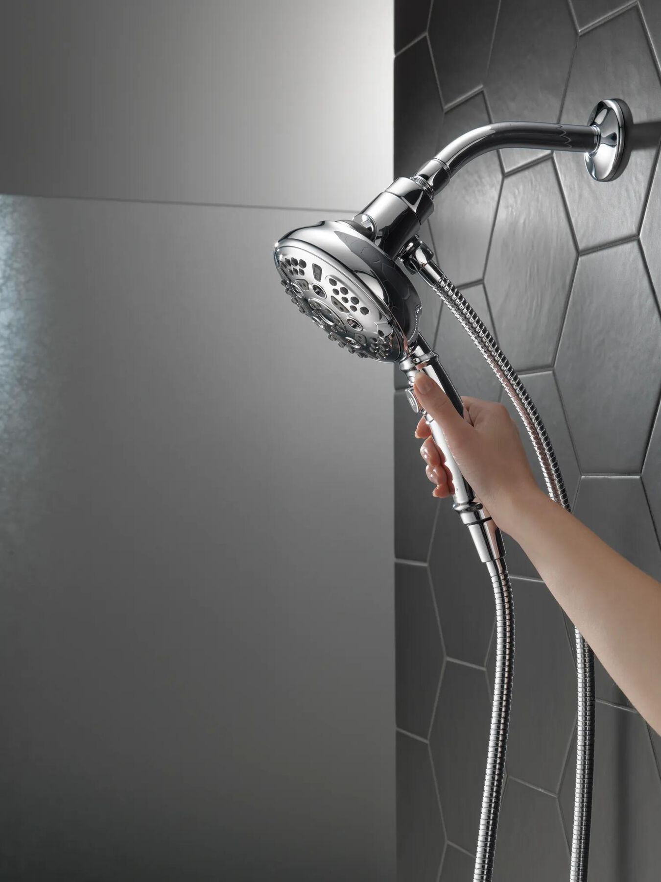 SureDock&trade; 7-Setting Hand Shower