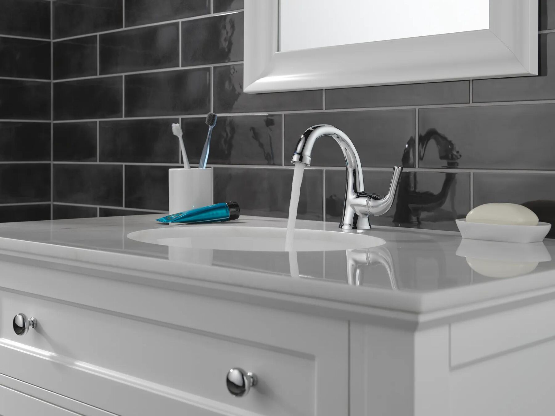 Single-Hole Bathroom Faucet (Recertified)
