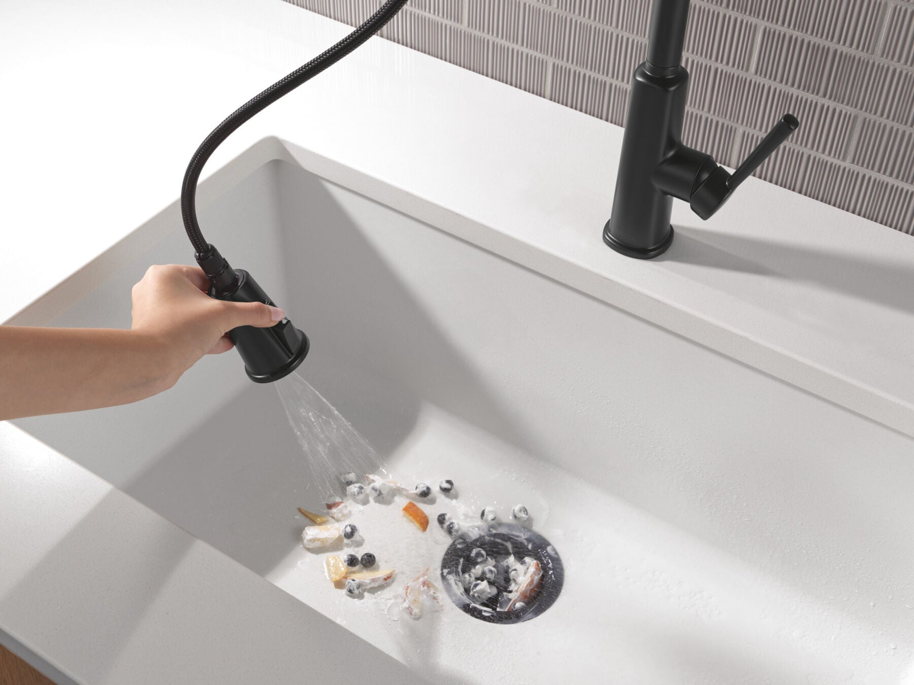 Single Handle Pull-Down Kitchen Faucet