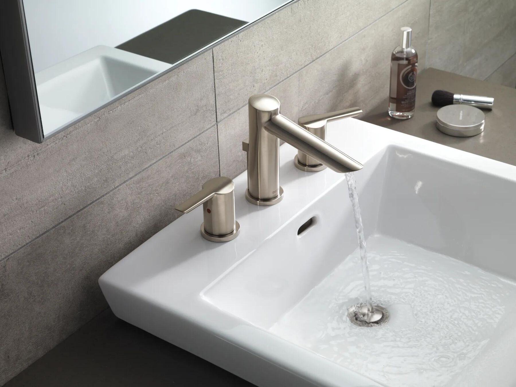 Two Handle Widespread Bathroom Faucet (Recertified)