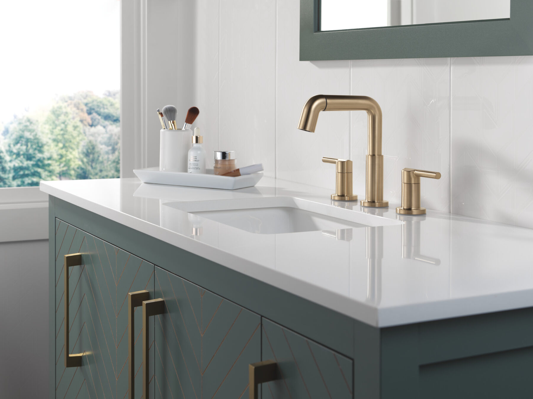 Two Handle Widespread Pull-Down Bathroom Faucet
