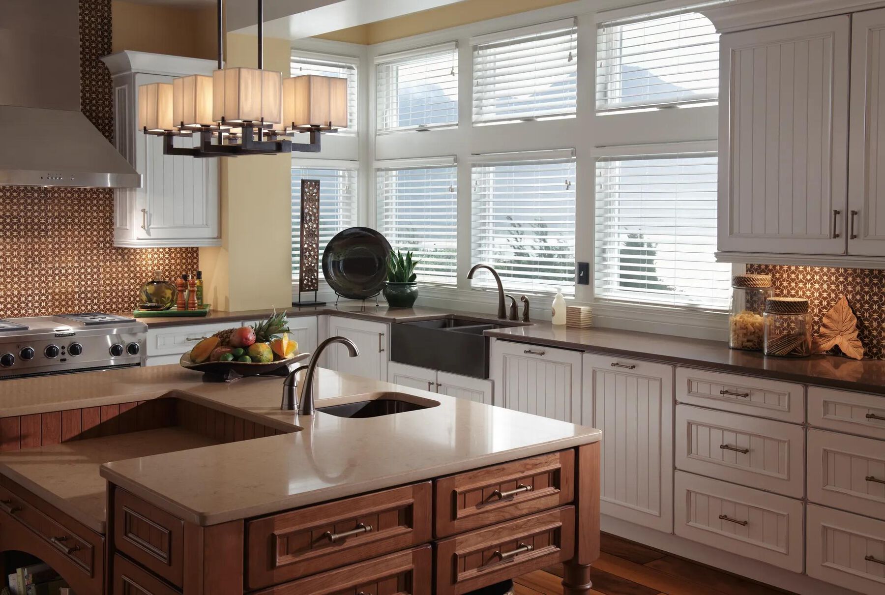 Single Handle Kitchen Faucet with Spray