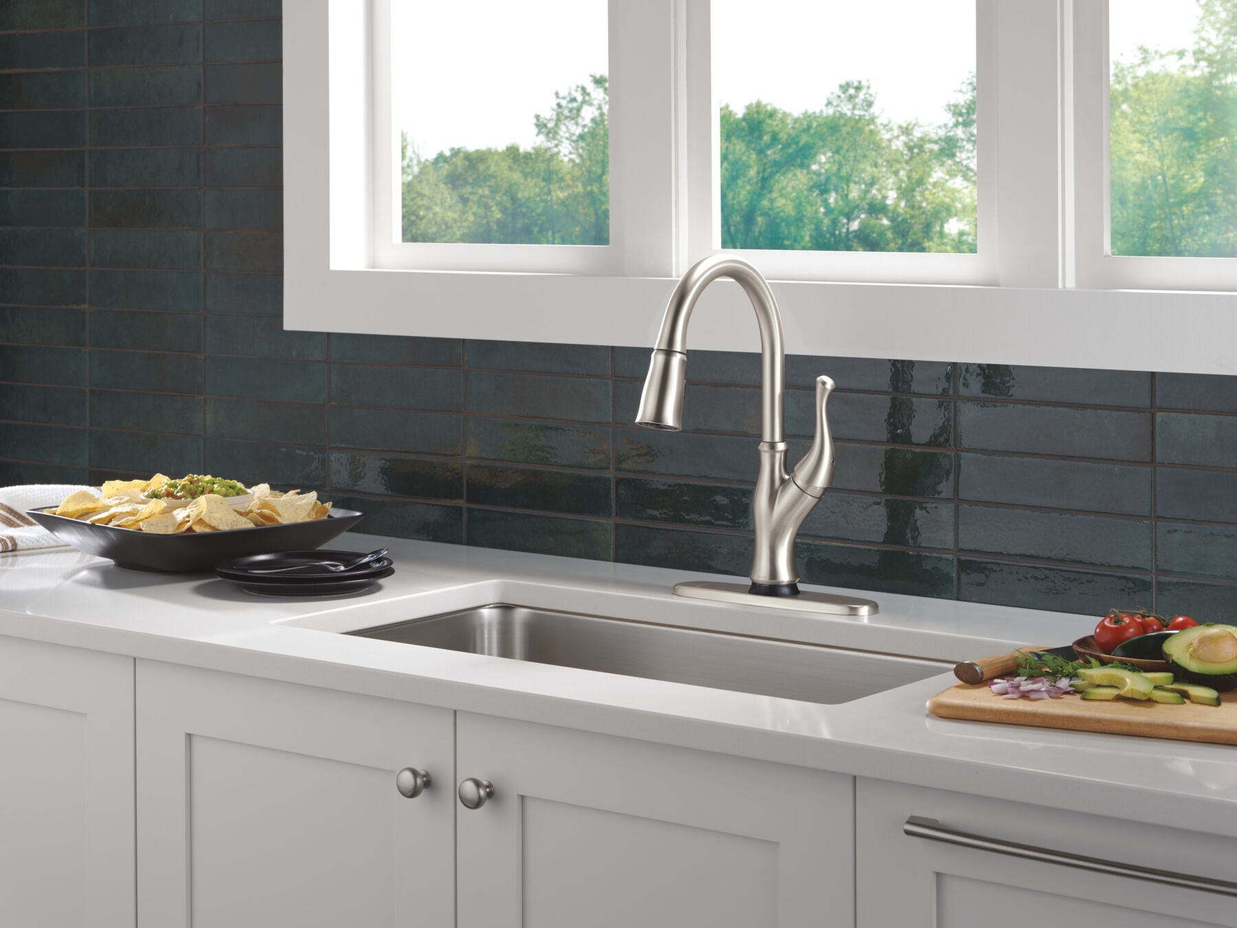 Touch<sub>2</sub>O&reg; Technology Kitchen Faucet with Touchless Technology