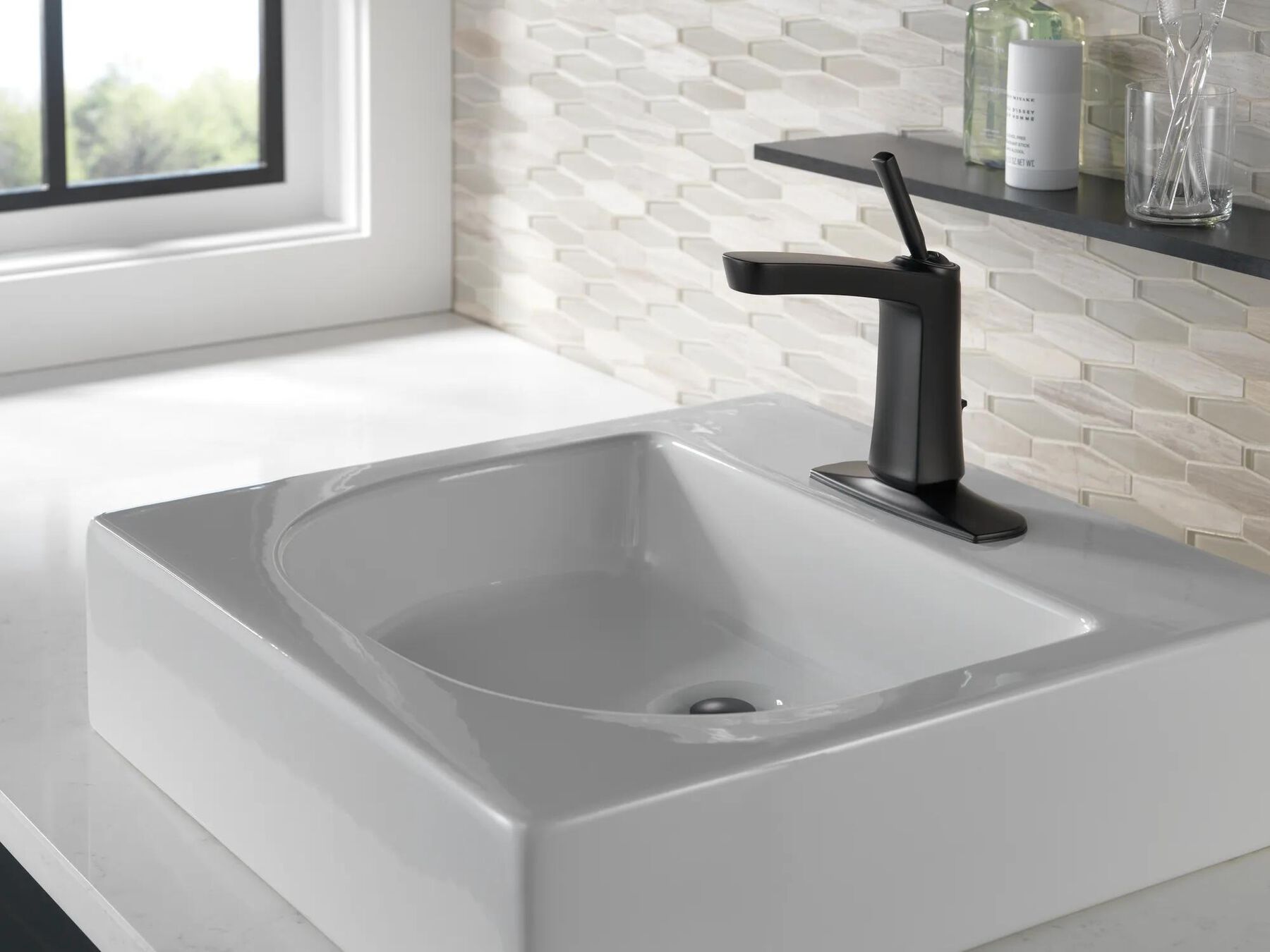 Single Handle Centerset Bathroom Faucet