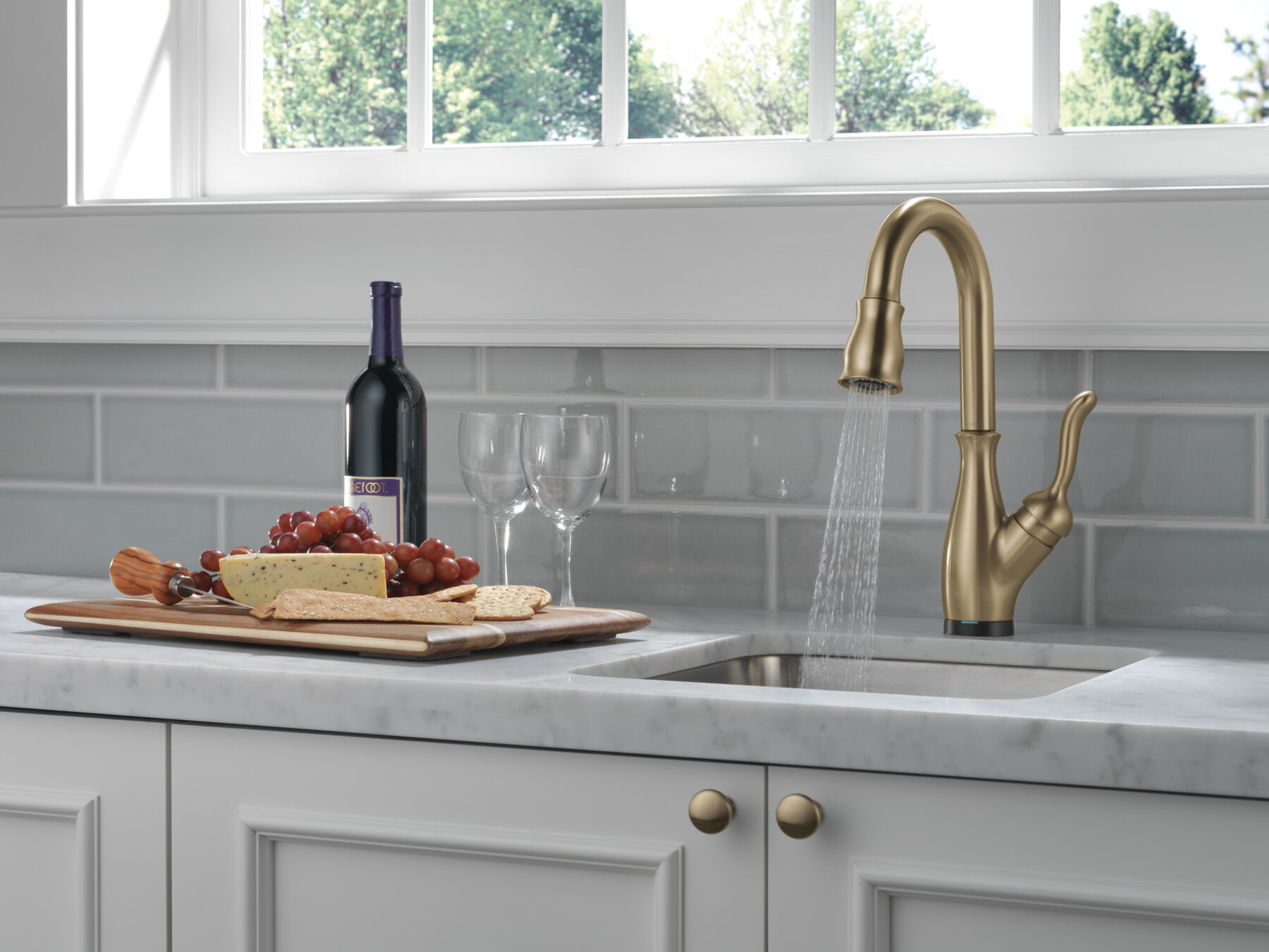 Single Handle Pull-Down Bar/Prep Faucet with Touch2O&reg; Technology