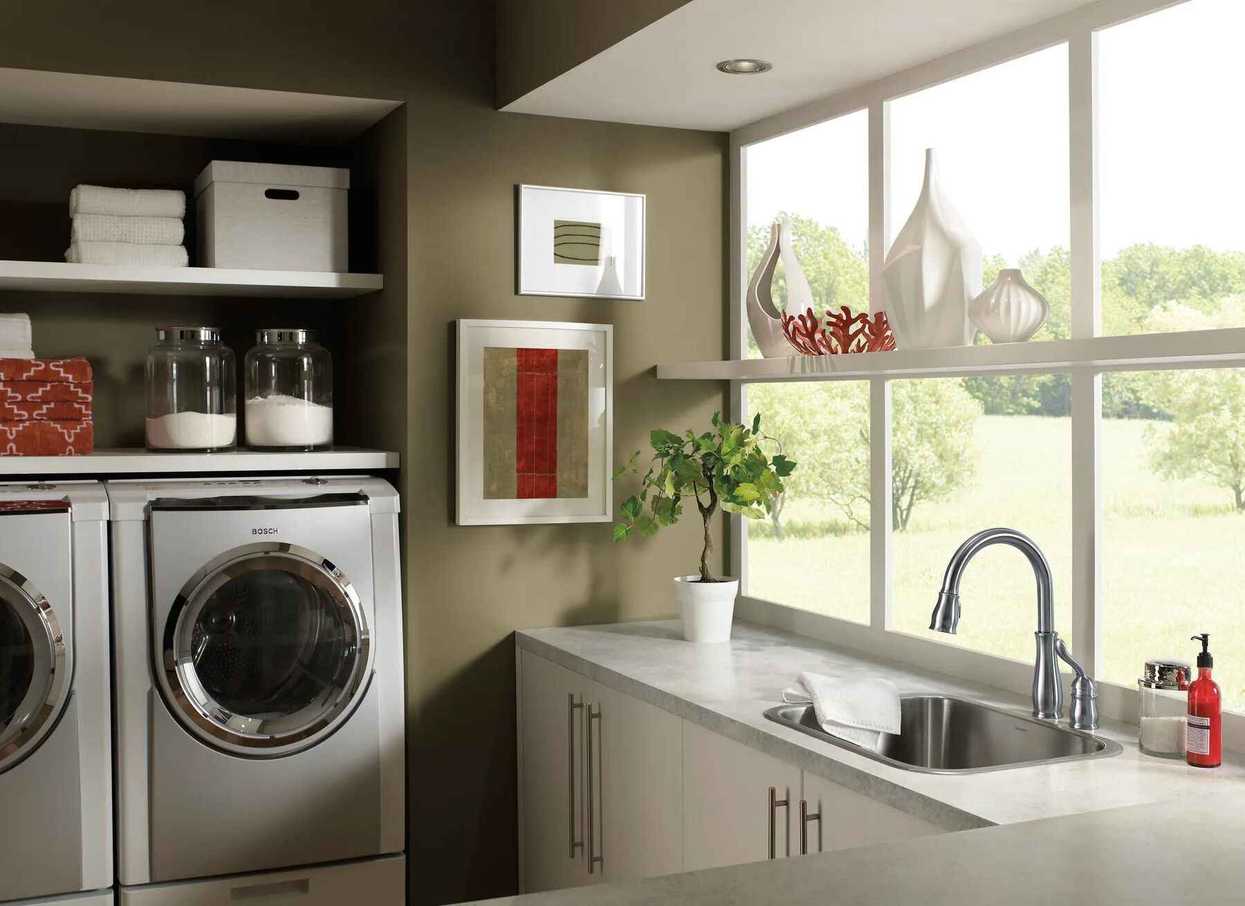 Single Handle Pull-Down Kitchen Faucet