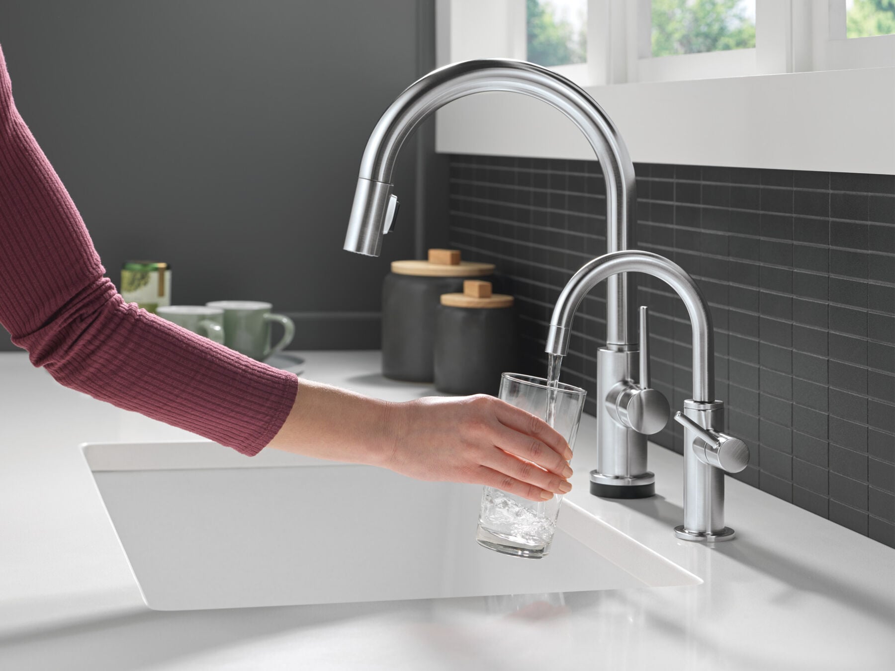 Single Handle Pull-Down Kitchen Faucet with Touch<sub>2</sub>O&reg; Technology