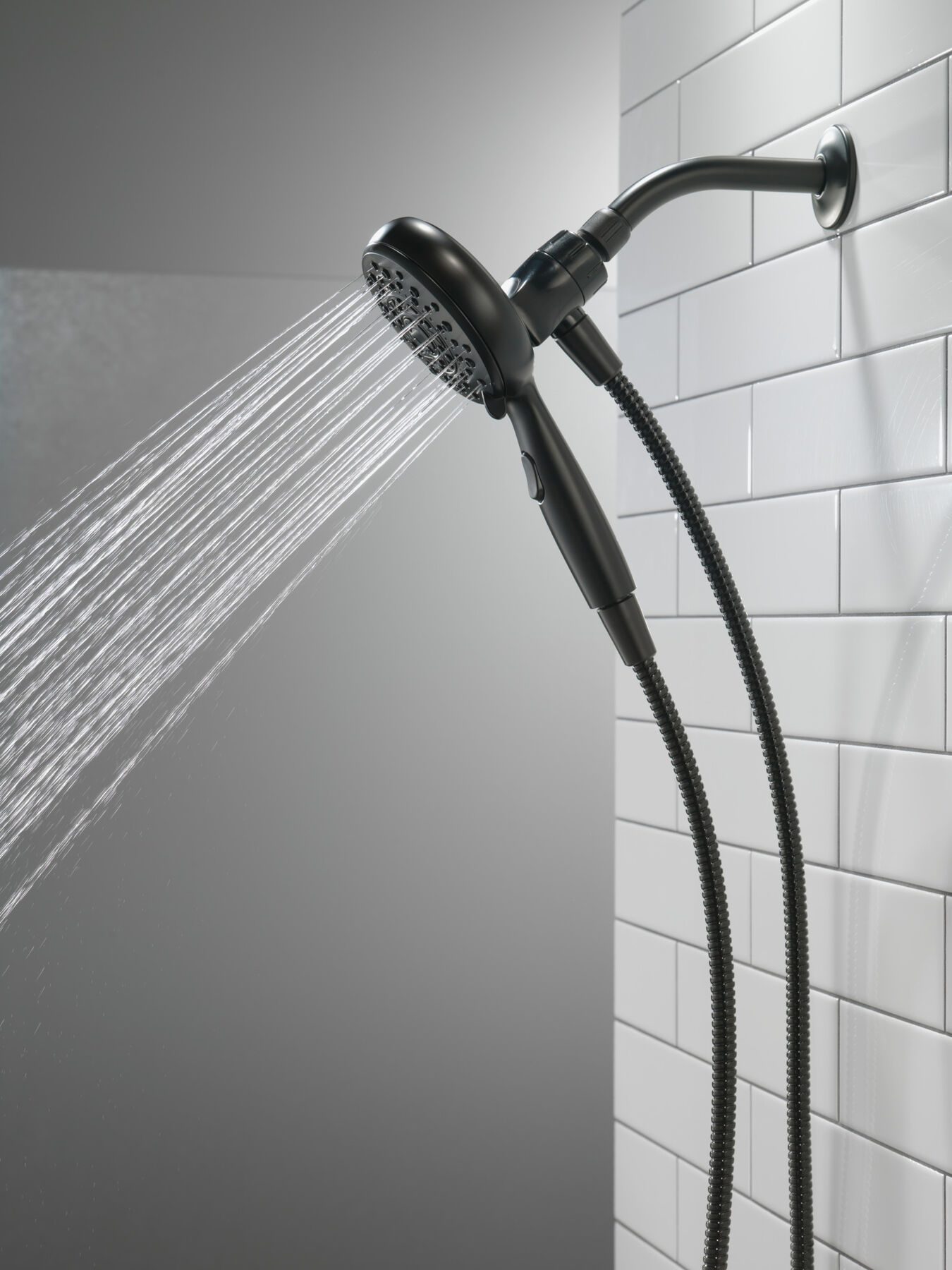 6-Setting SureDock&reg; Magnetic Hand Shower