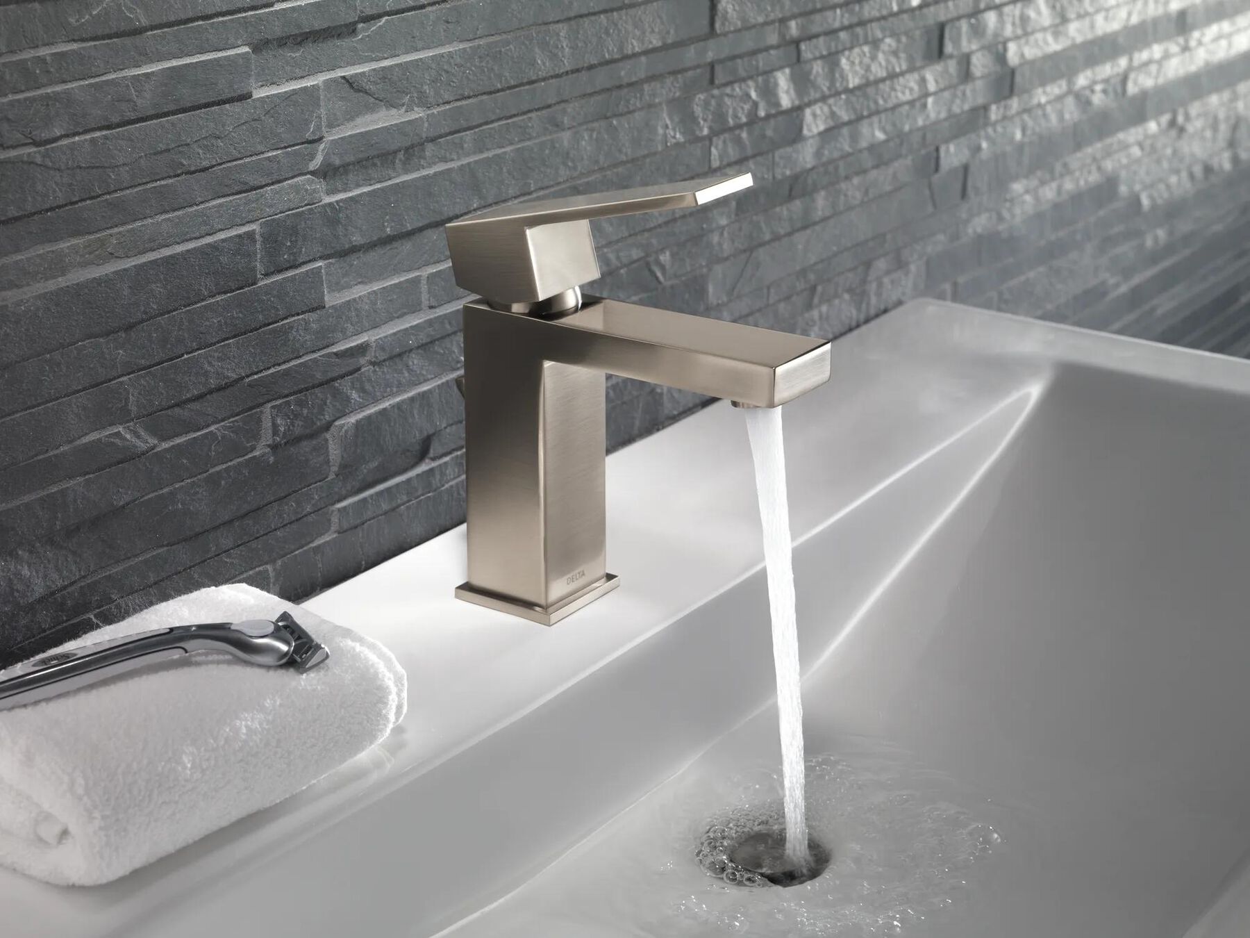Single Handle Bathroom Faucet (Recertified)