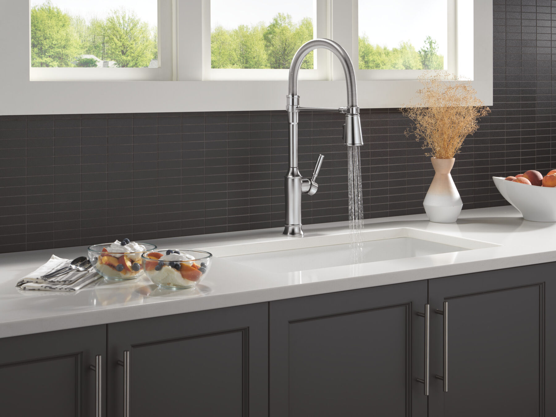 Single-Handle Pull-Down Spring Kitchen Faucet