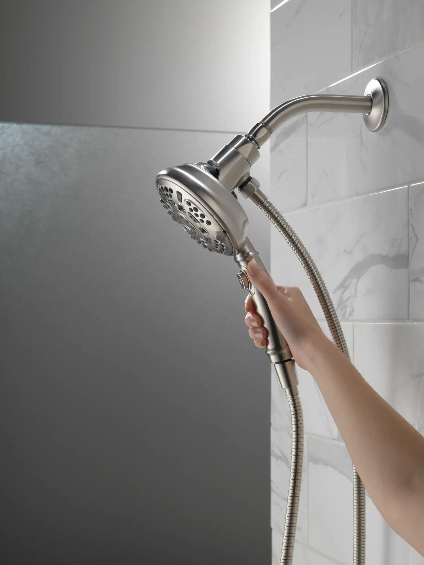 SureDock&trade; 7-Setting Hand Shower