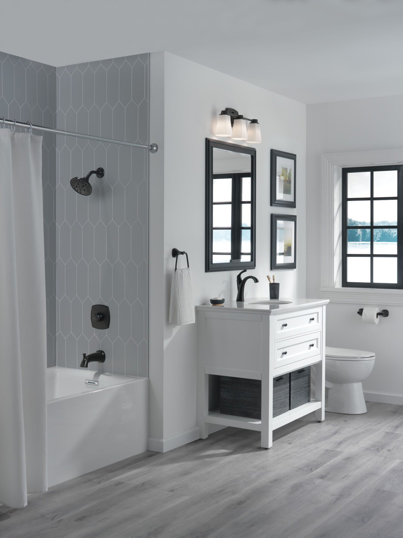 Single Handle Centerset Bathroom Faucet