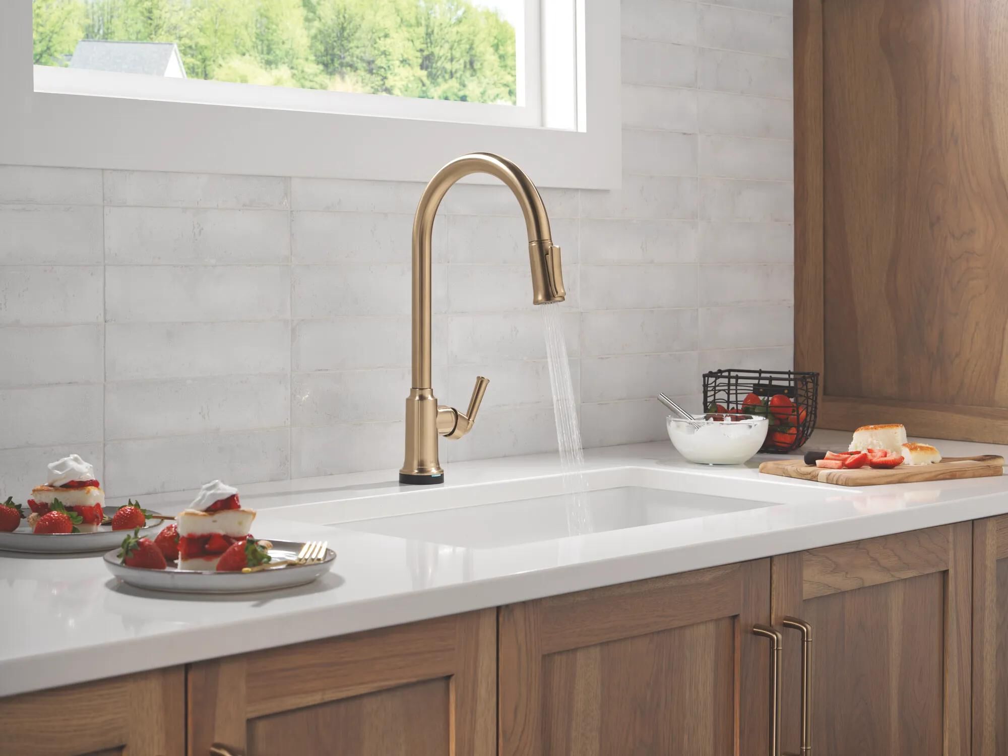 Single Handle Kitchen Pull-Down Faucet With Touchless Technology