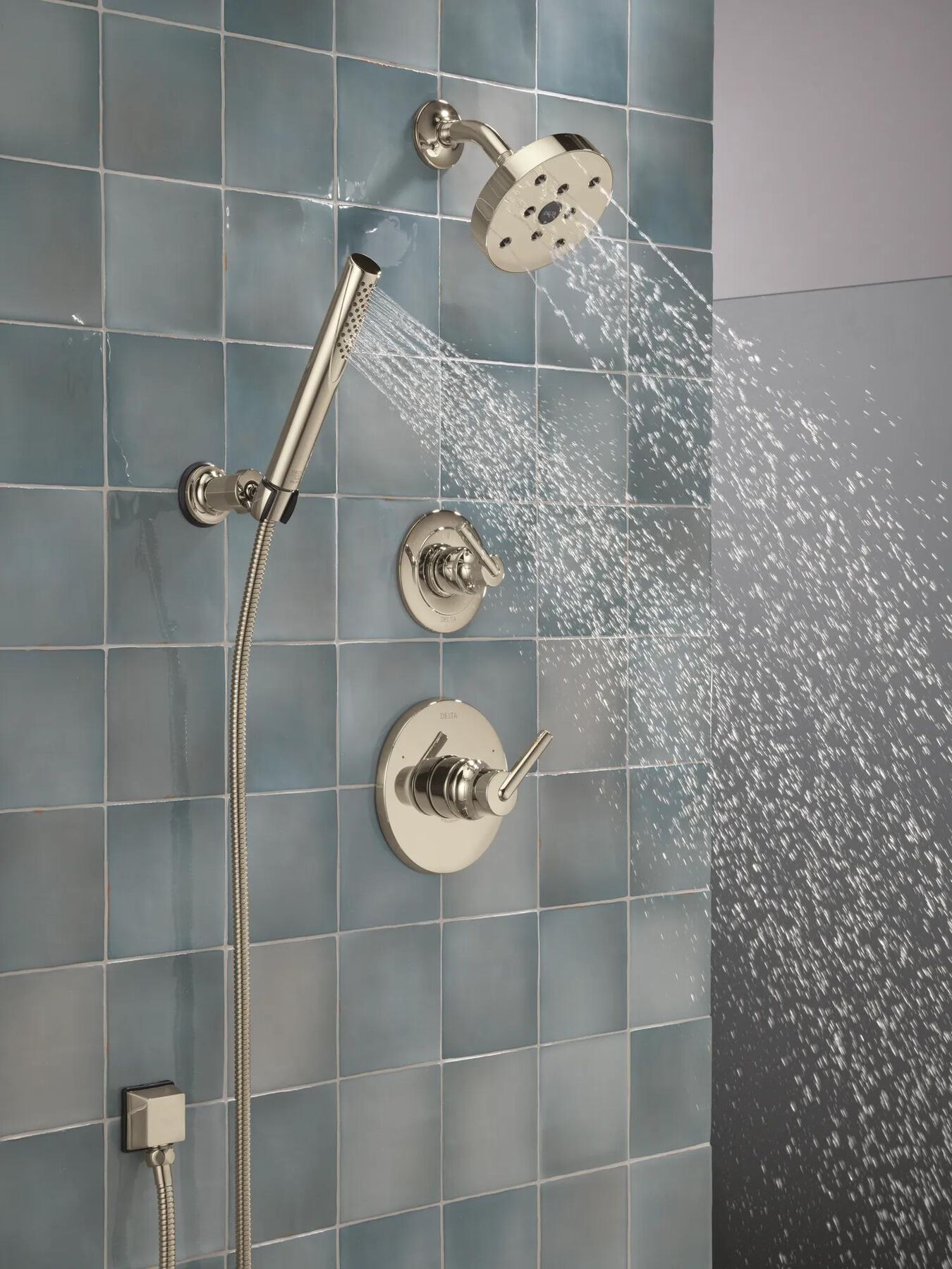 Monitor 14 Series Custom Shower Bundle