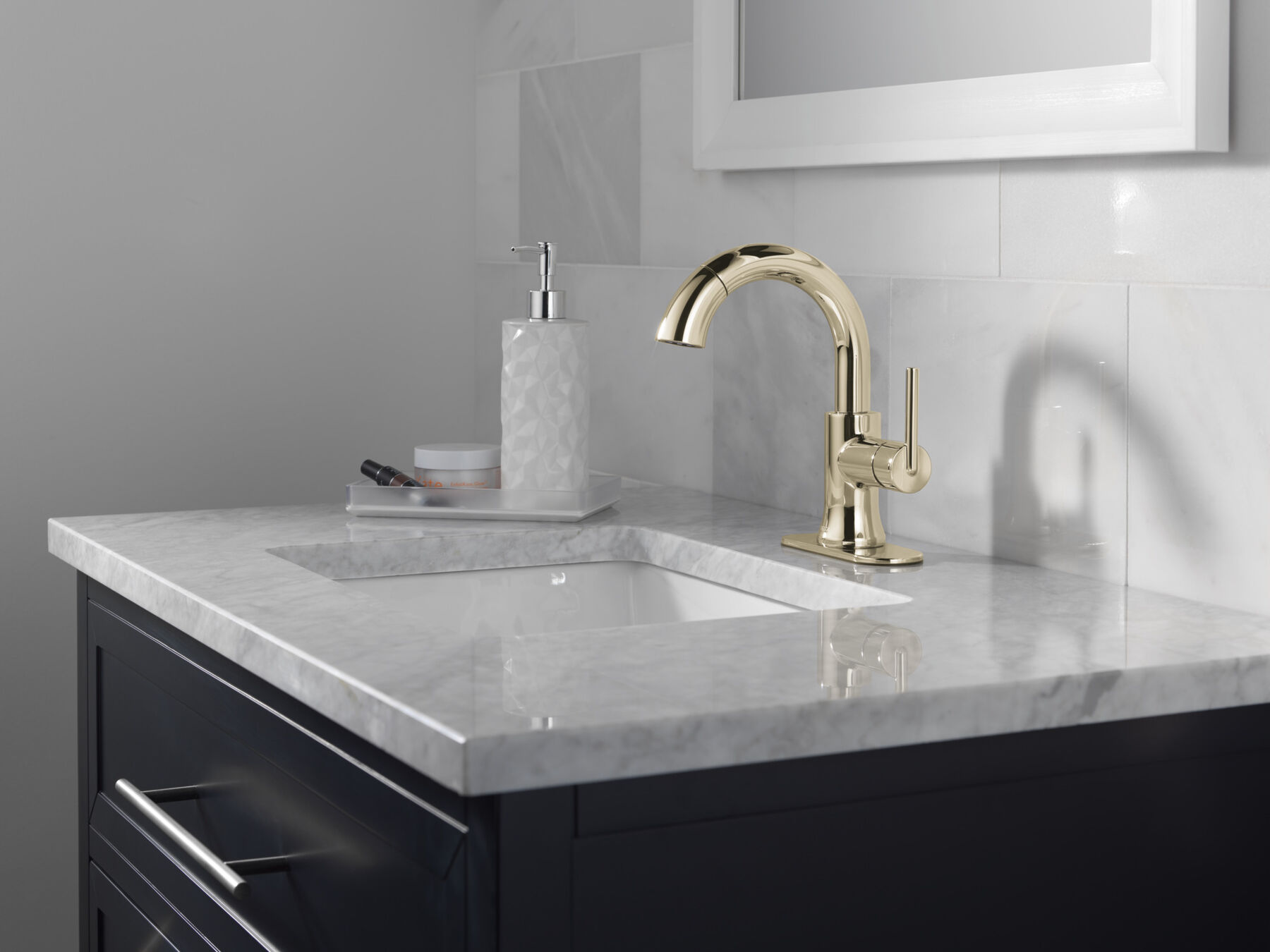 Single Handle Pull-Down Bathroom Faucet
