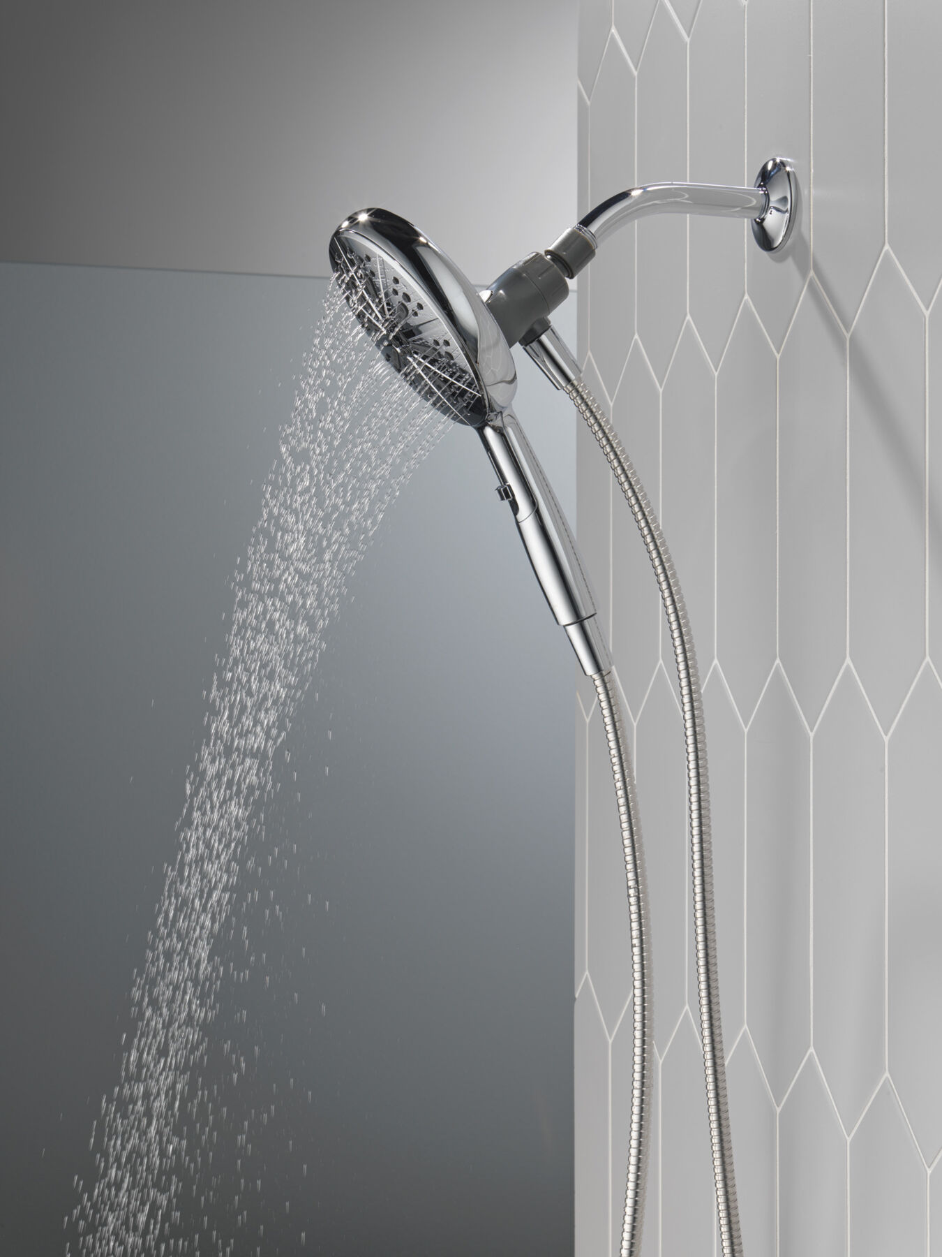 6-Setting SureDock&reg; Magnetic Hand Shower