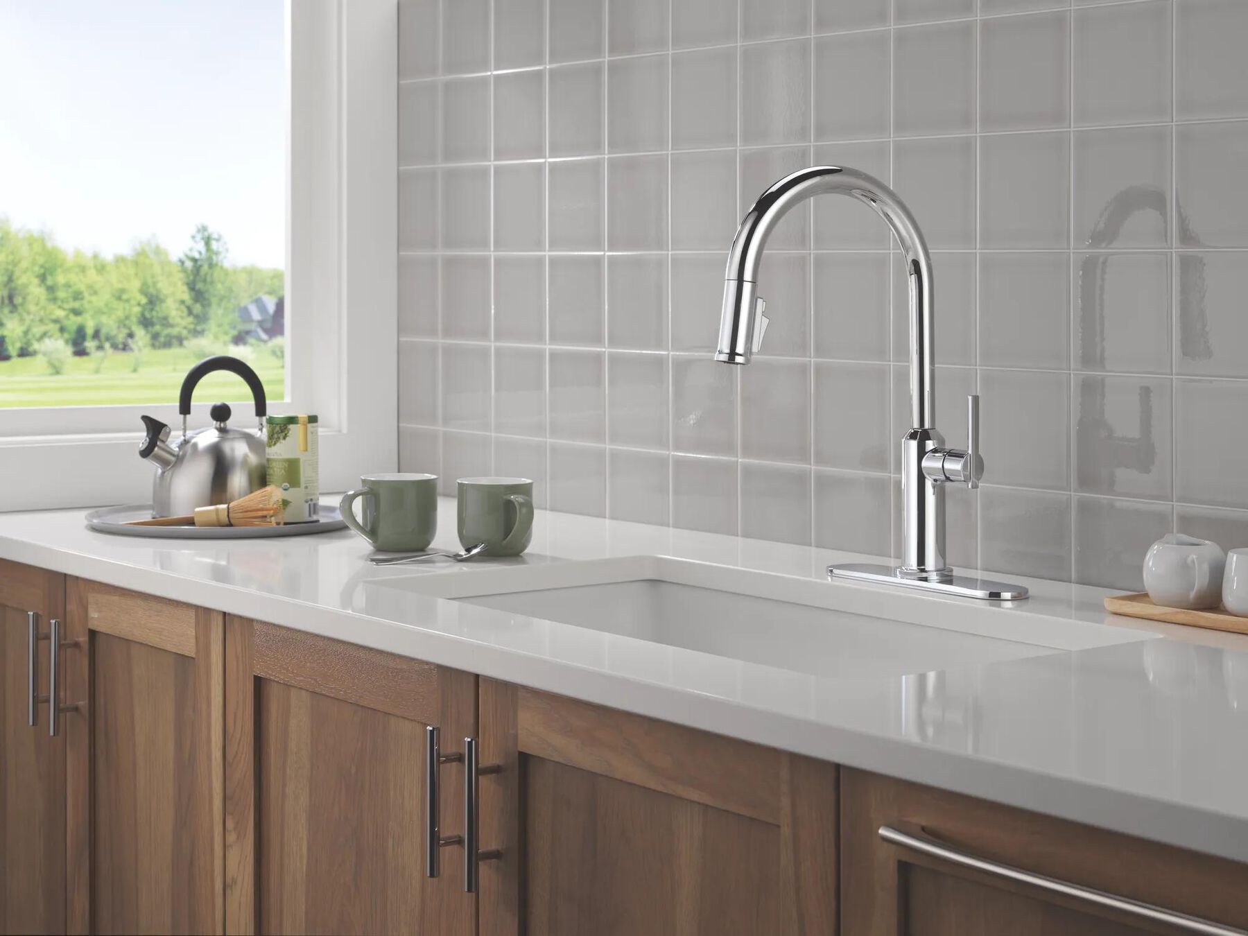 Single Handle Pull-Down Kitchen Faucet