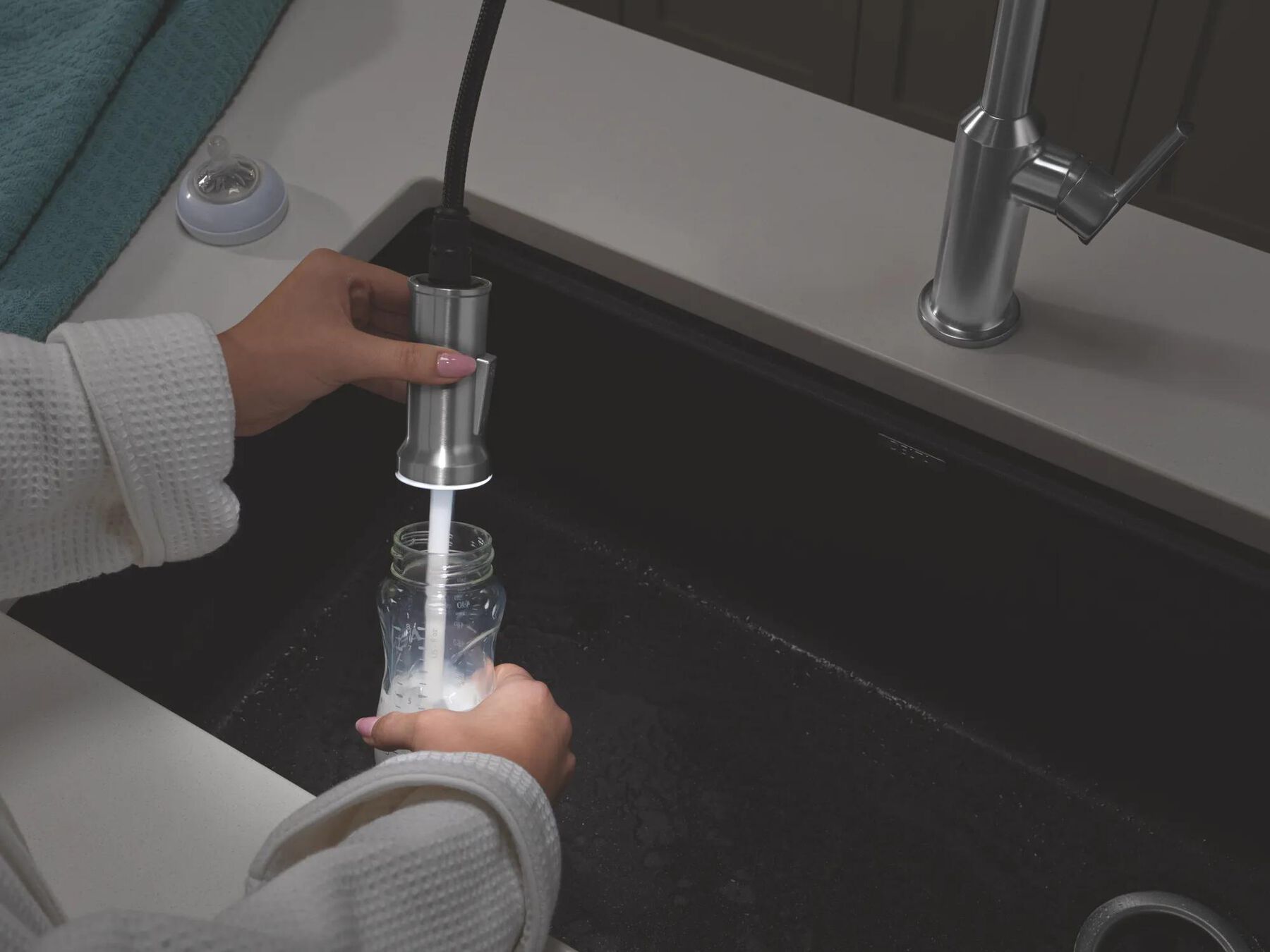 Single Handle Pull-Down Kitchen Faucet With Spring Spout