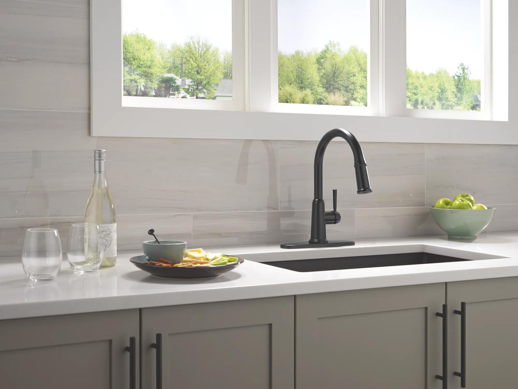 Single Handle Pull-Down Kitchen Faucet