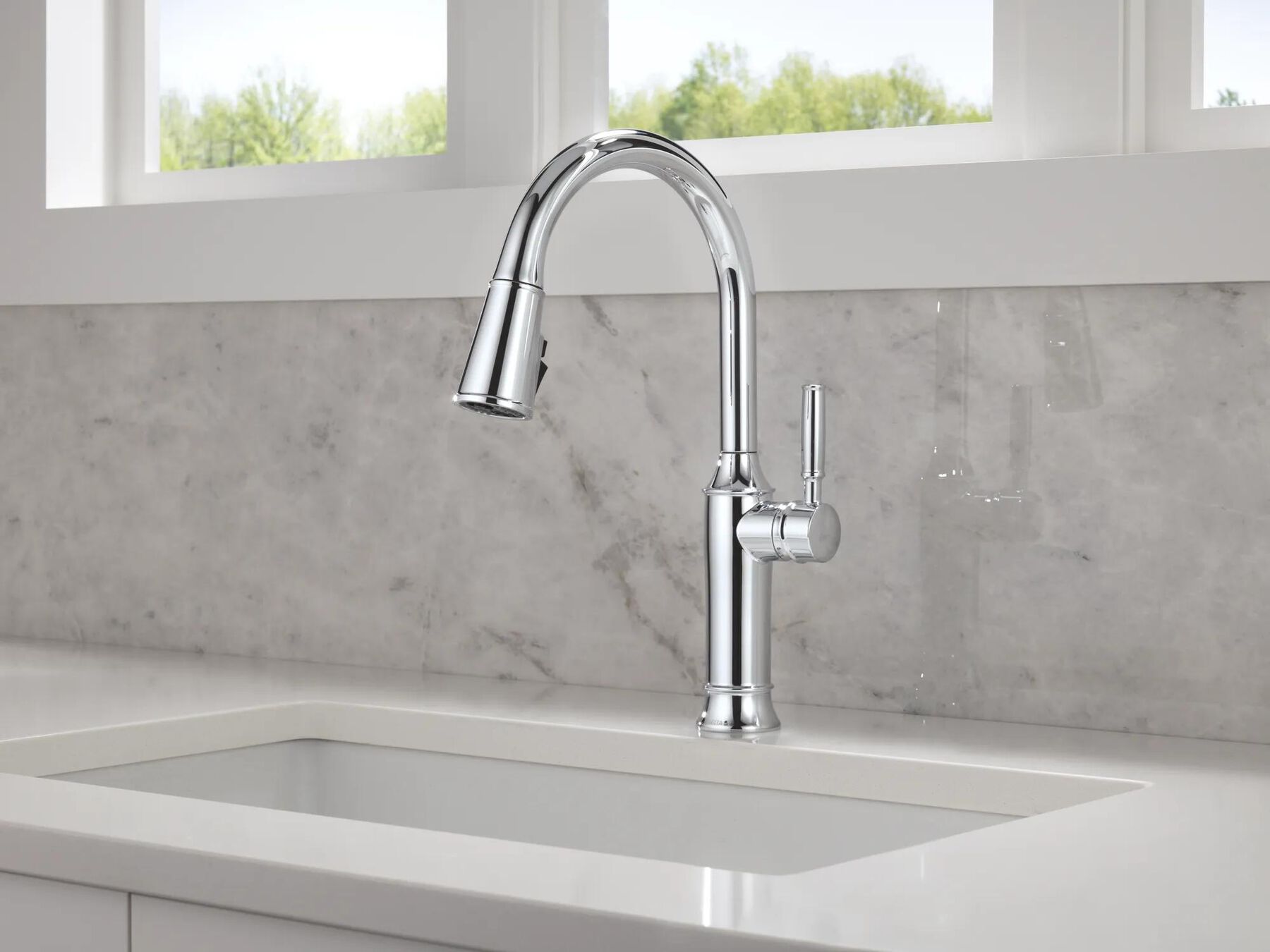 Single Handle Pull-Down Kitchen Faucet