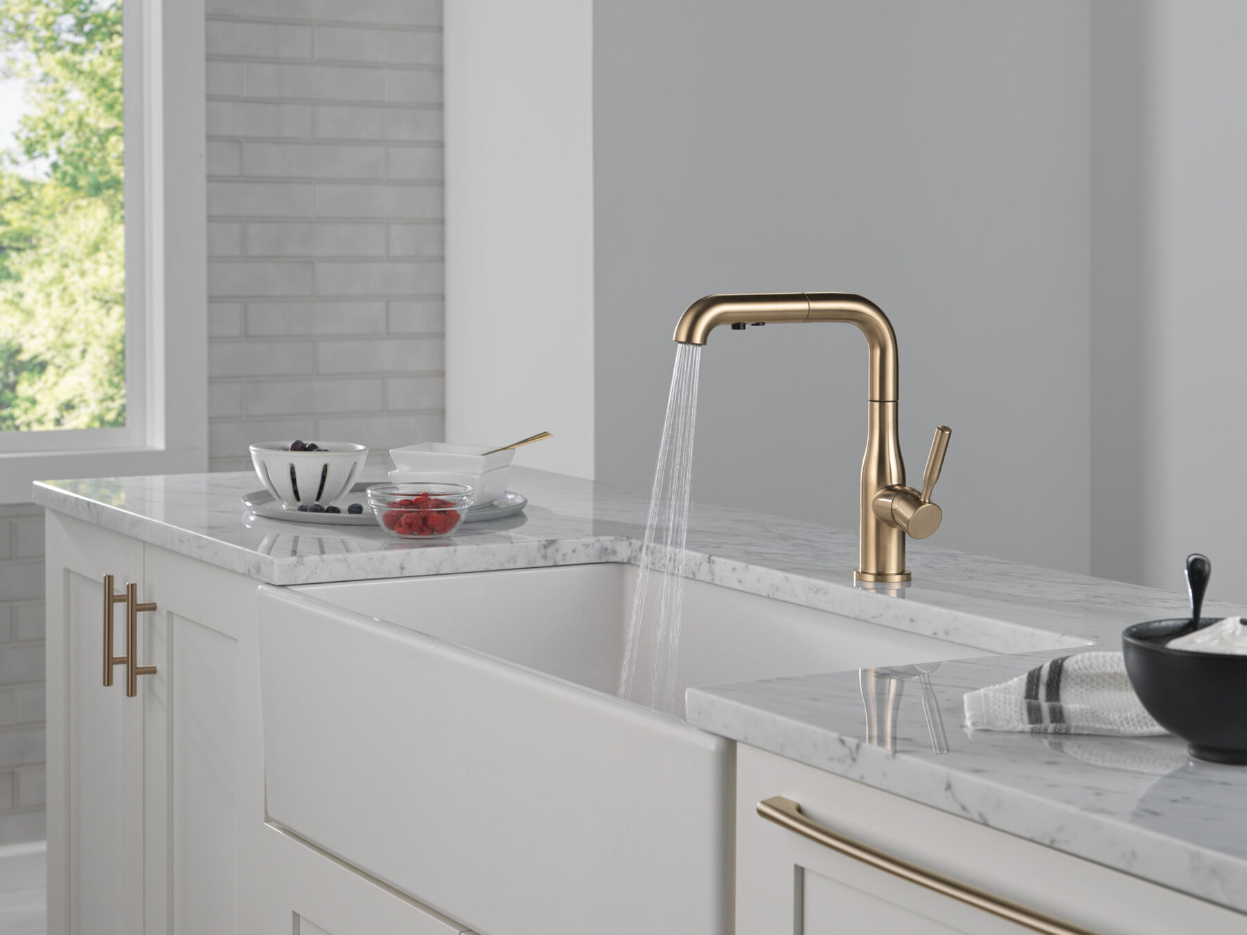 Single Handle Pull-Out Kitchen Faucet