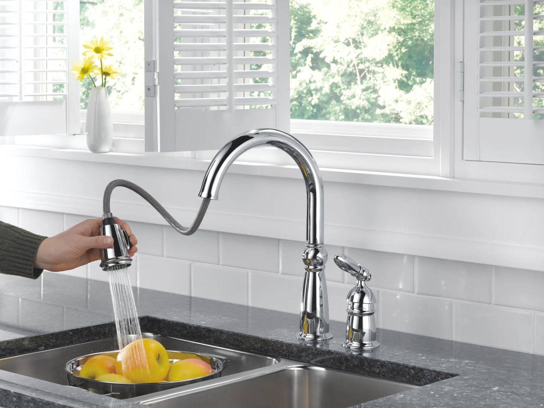 Single Handle Pull-Down Kitchen Faucet (Recertified)