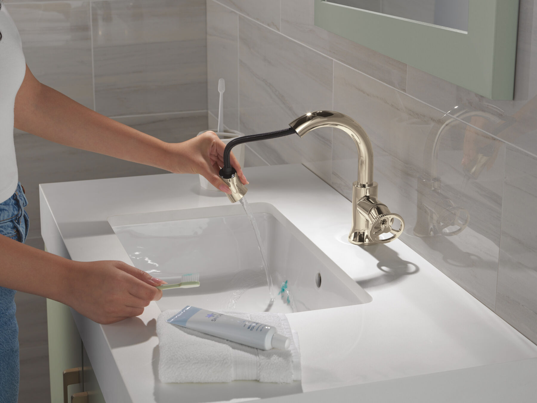 Single Handle Pull-Down Bathroom Faucet