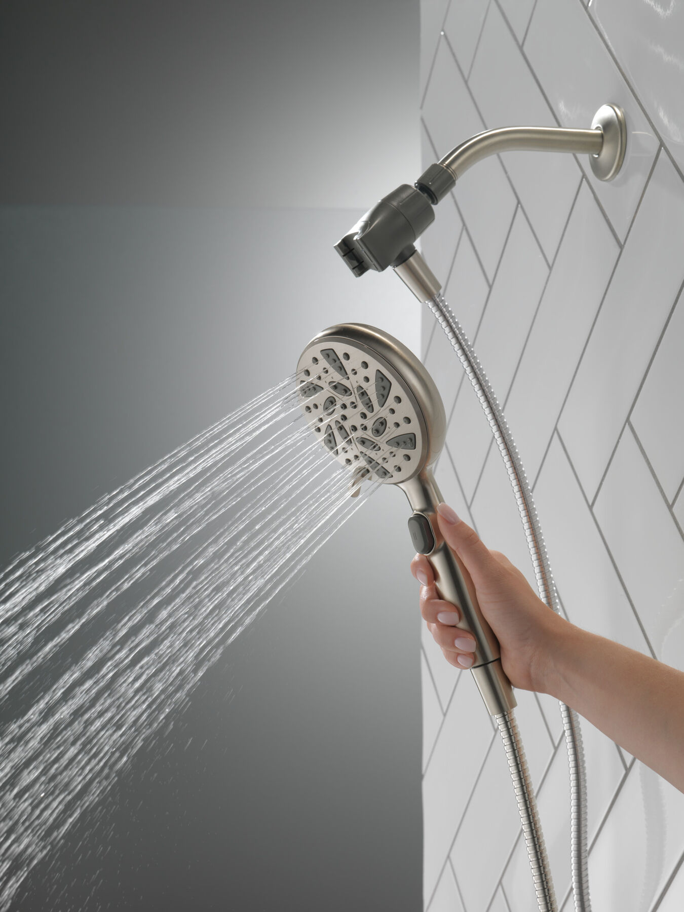 6-Setting SureDock&reg; Magnetic Hand Shower