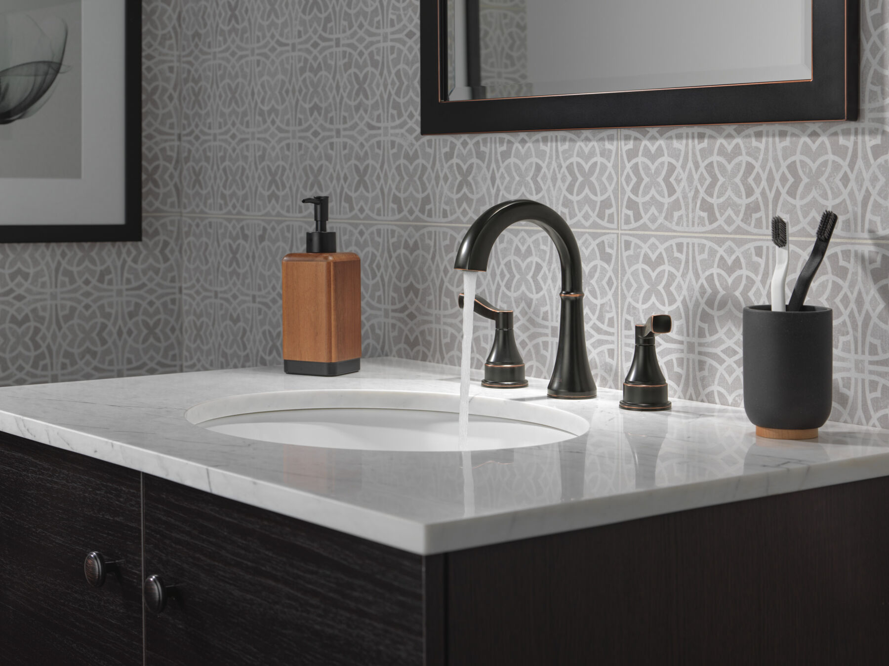 Two Handle Widespread Bathroom Faucet