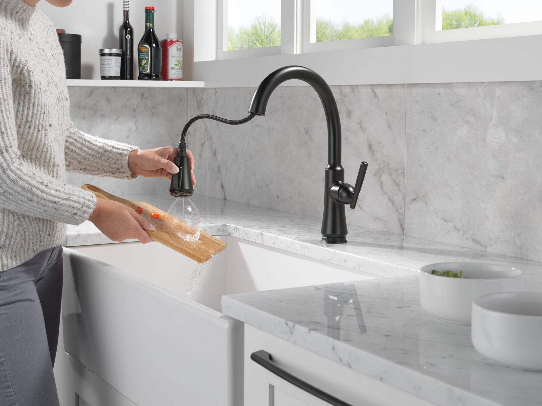 Touch<sub>2</sub>O&reg; Technology Kitchen Faucet with Touchless Technology