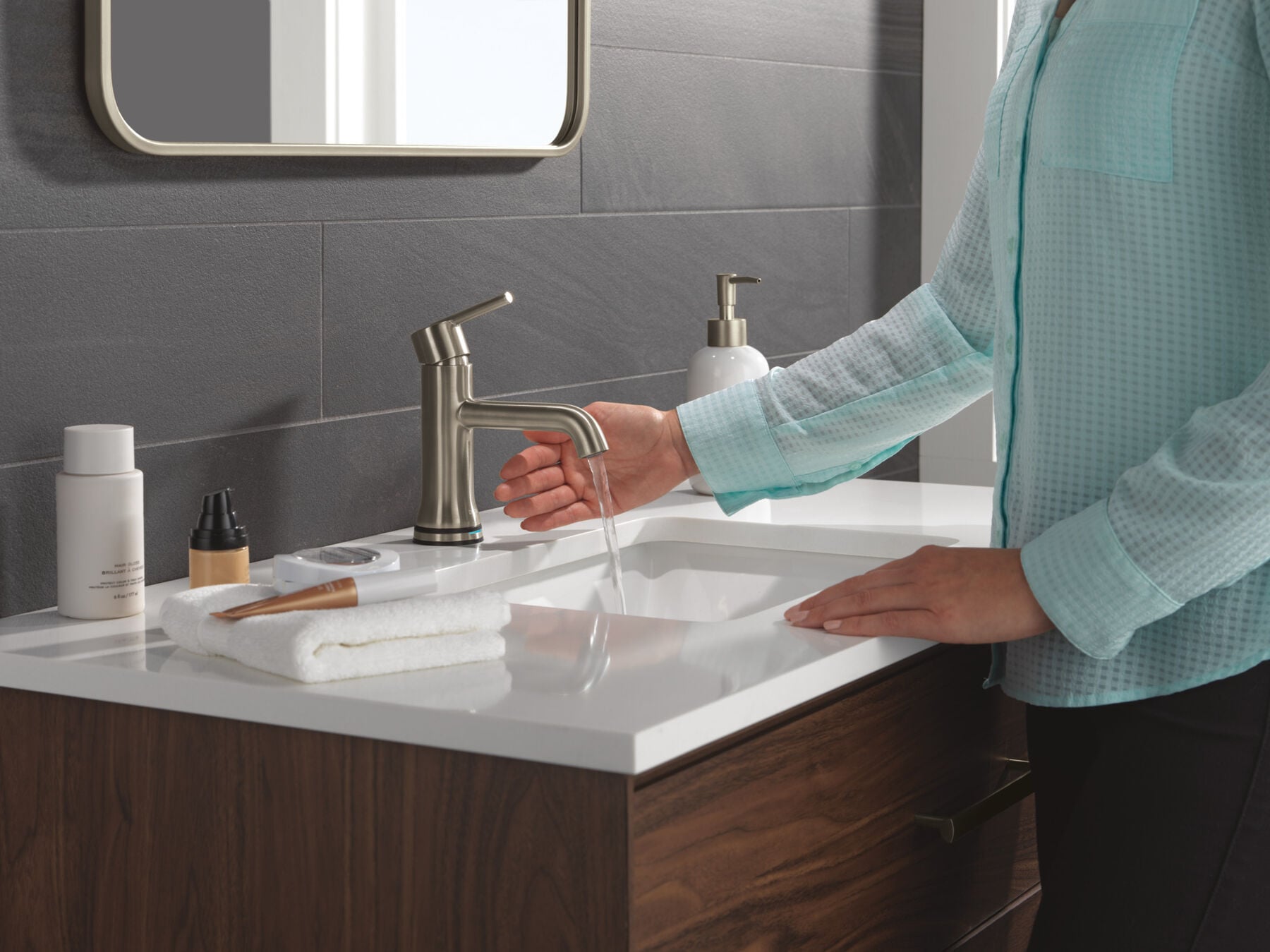 Touch2O Bathroom Faucet with Touchless Technology