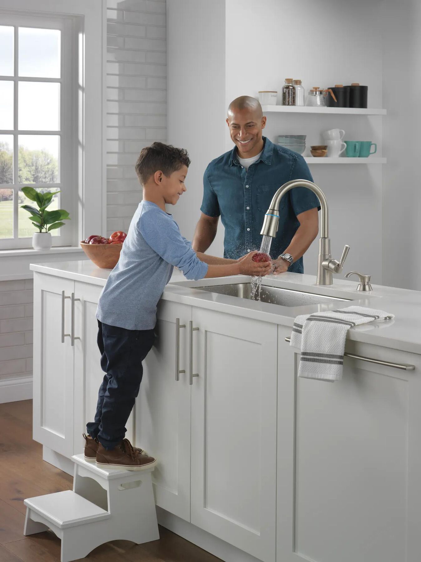 Single Handle Pull-Down Kitchen Faucet