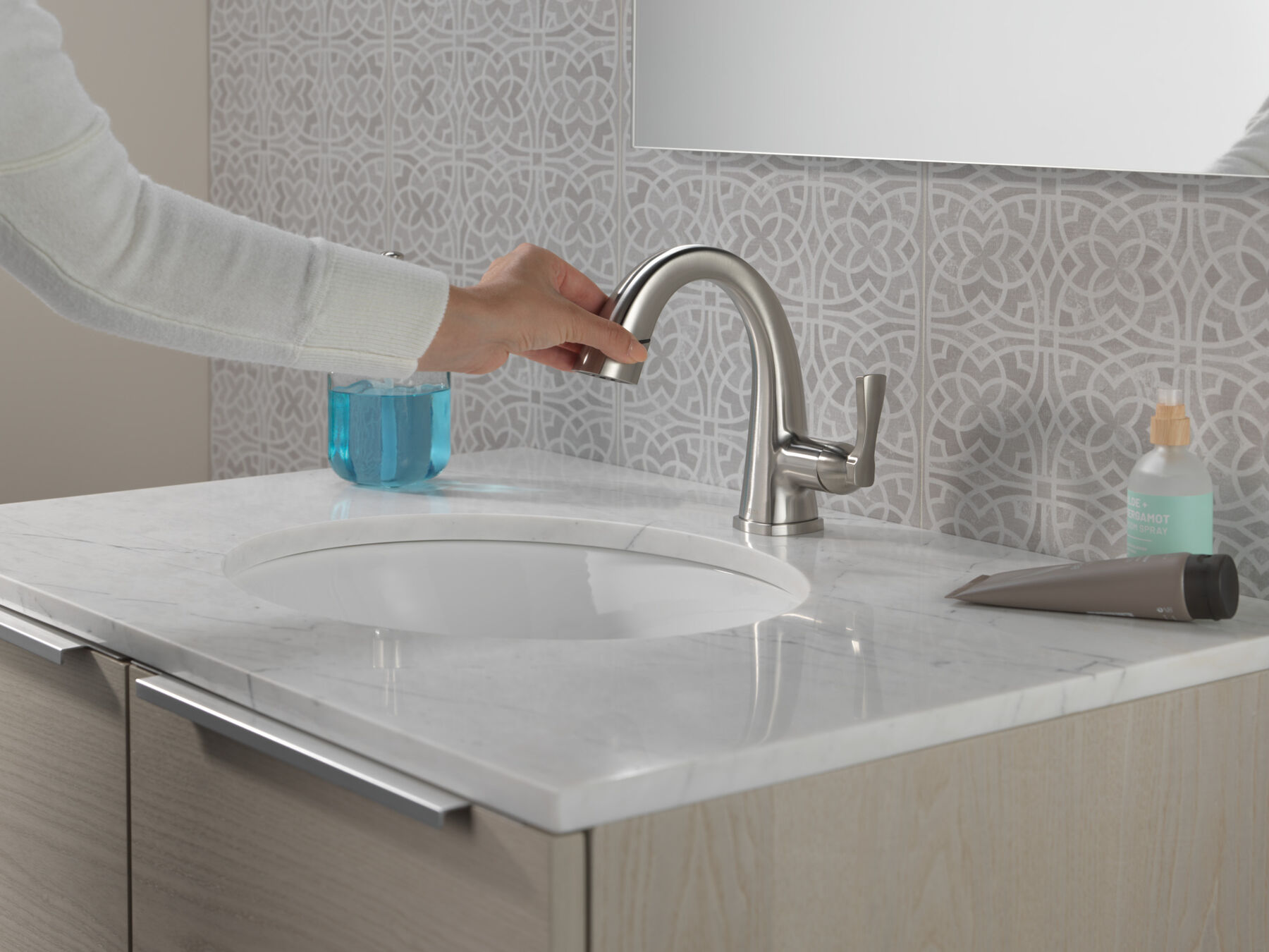 Single Handle Pull Down Bathroom Faucet