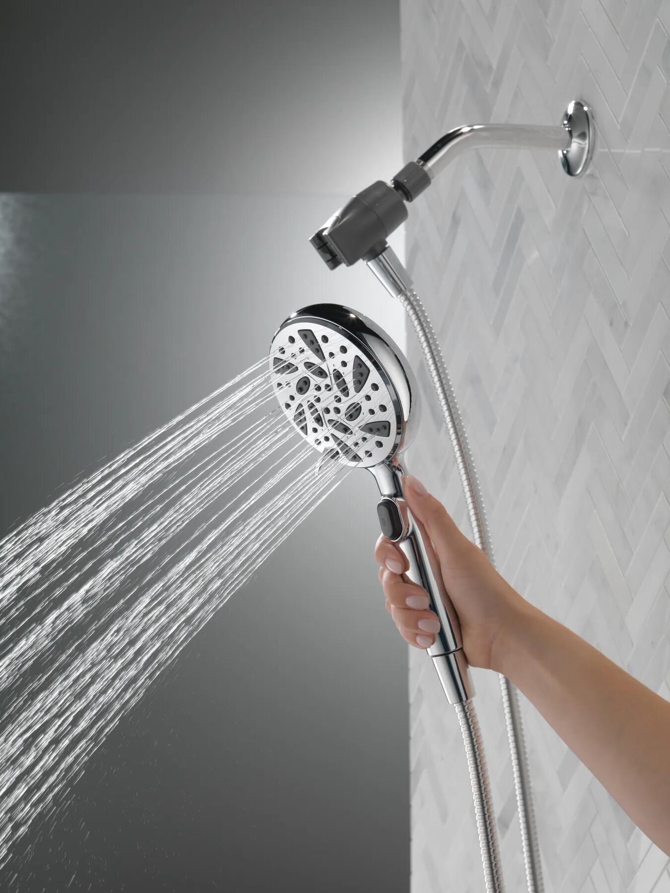 SureDock&reg; Magnetic Hand Shower 2.5 GPM (Recertified)