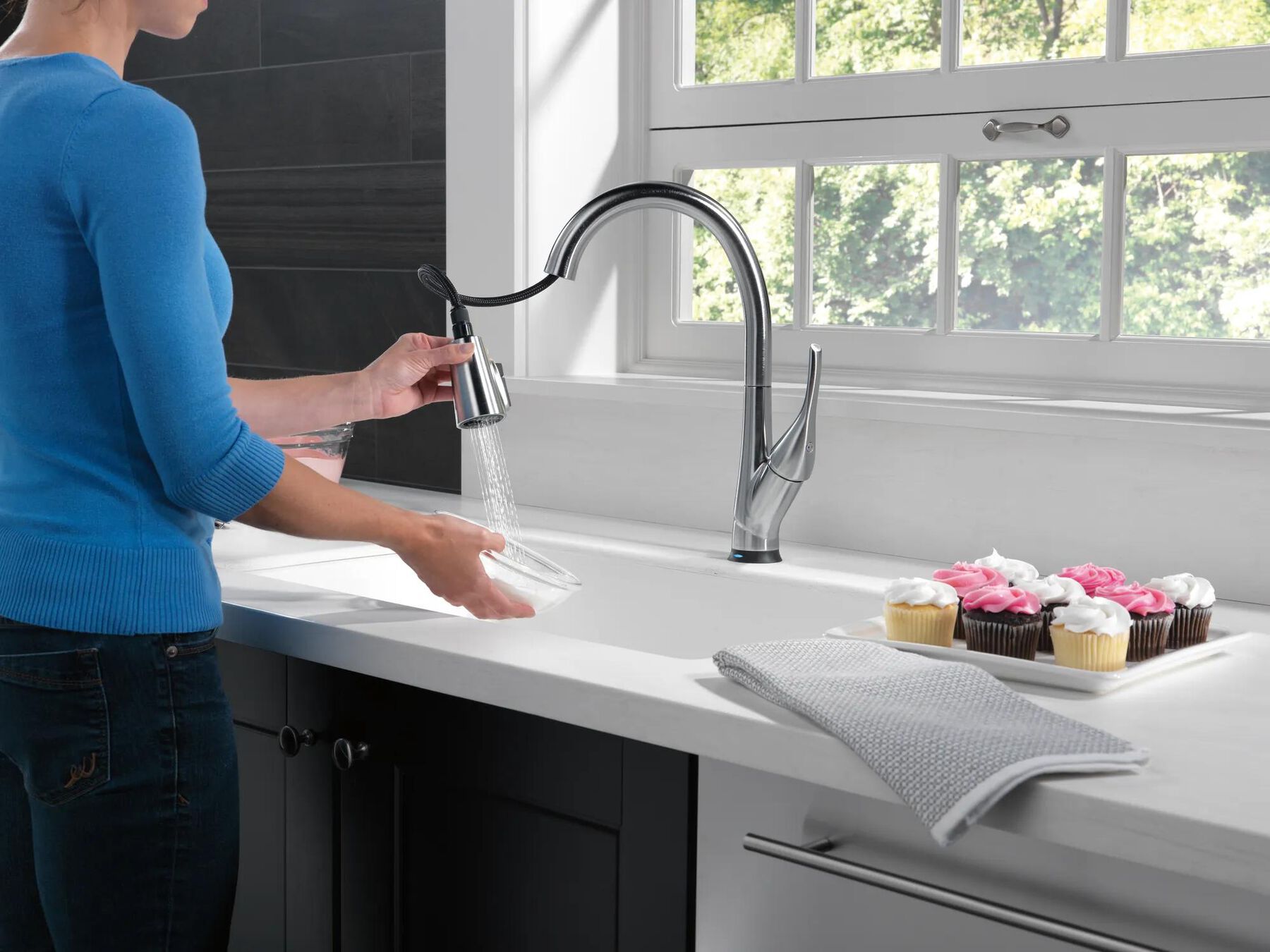 Single Handle Pull-Down Kitchen Faucet with Touch<sub>2</sub>O&reg; and ShieldSpray&reg; Technologies