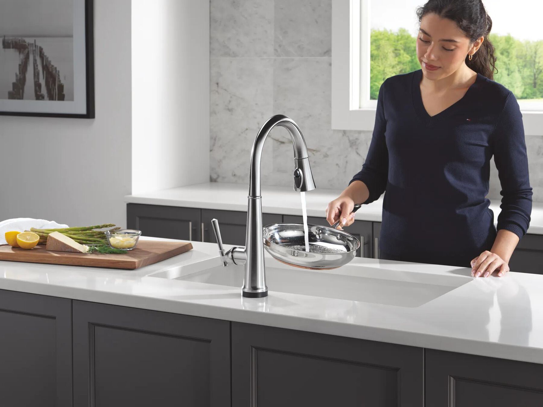 Touch<sub>2</sub>O&reg; Technology Kitchen Faucet with Touchless Technology