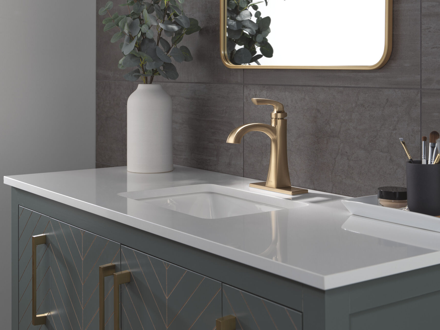Single Handle Lavatory Faucet with 14 Series Tub Shower Trim Bundle