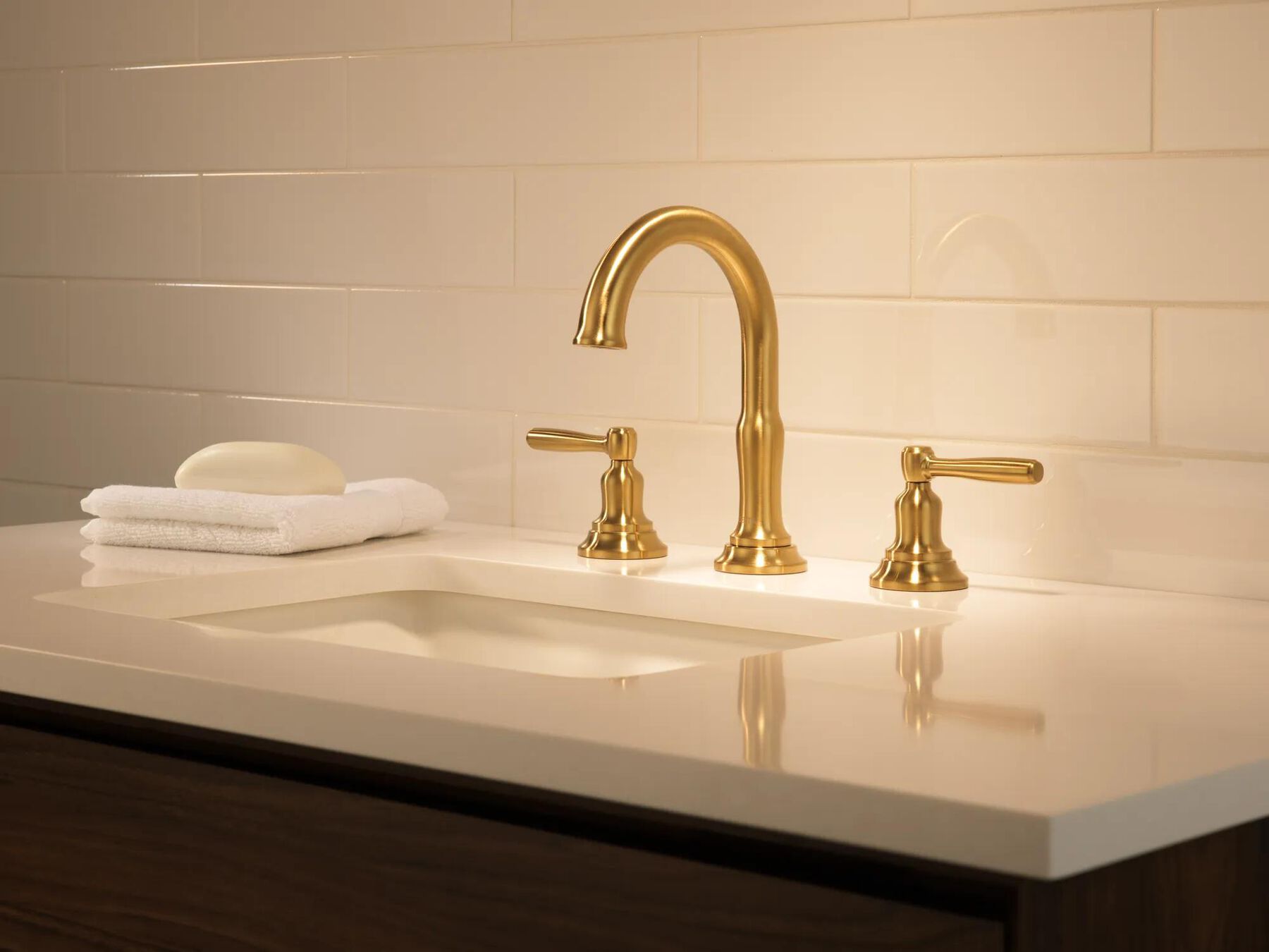 Two Handle Widespread Bathroom Faucet