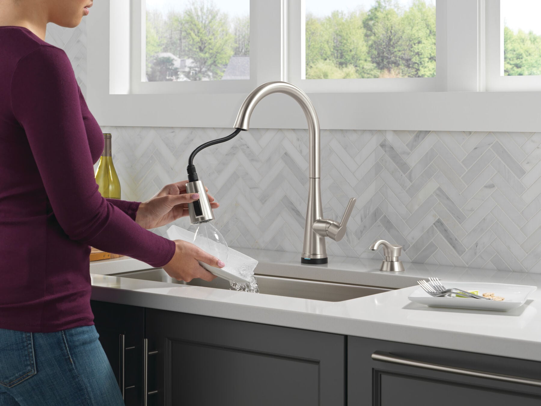 Single Handle Pull-Down Touch<sub>2</sub>O&reg; Technology Kitchen Faucet with Touchless Technology and Soap Dispenser